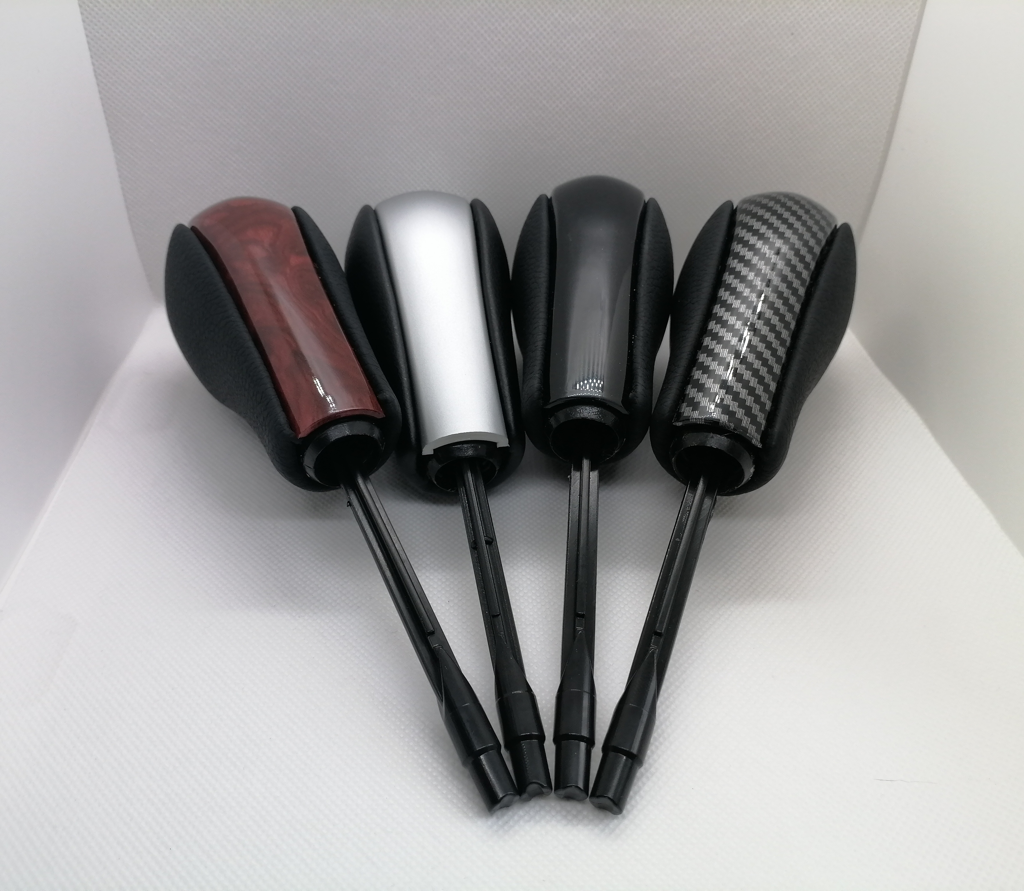 Automato pavarų svirtis