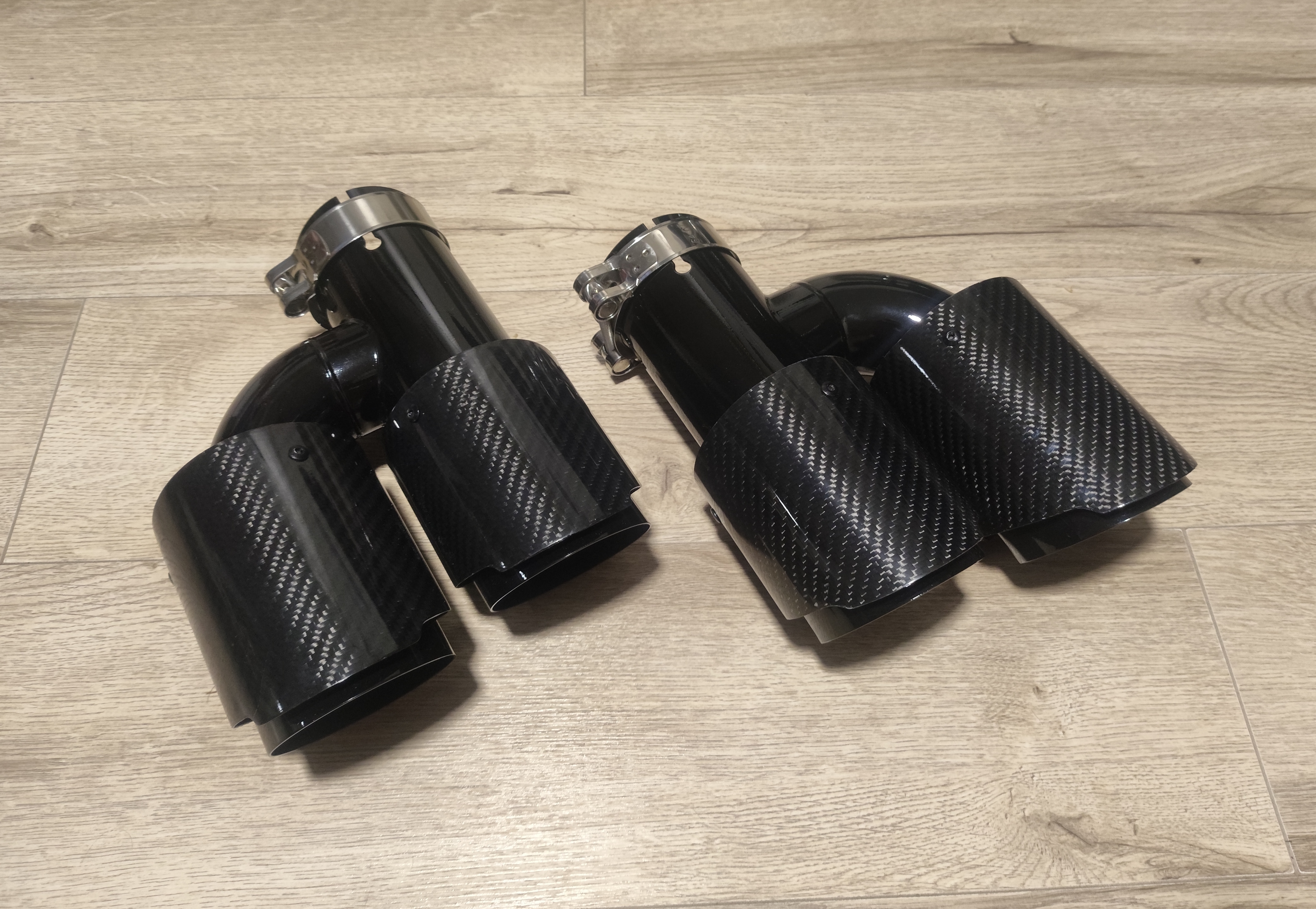 Dvigubi išmetimo antgaliai h formos (63.5 - 89mm)