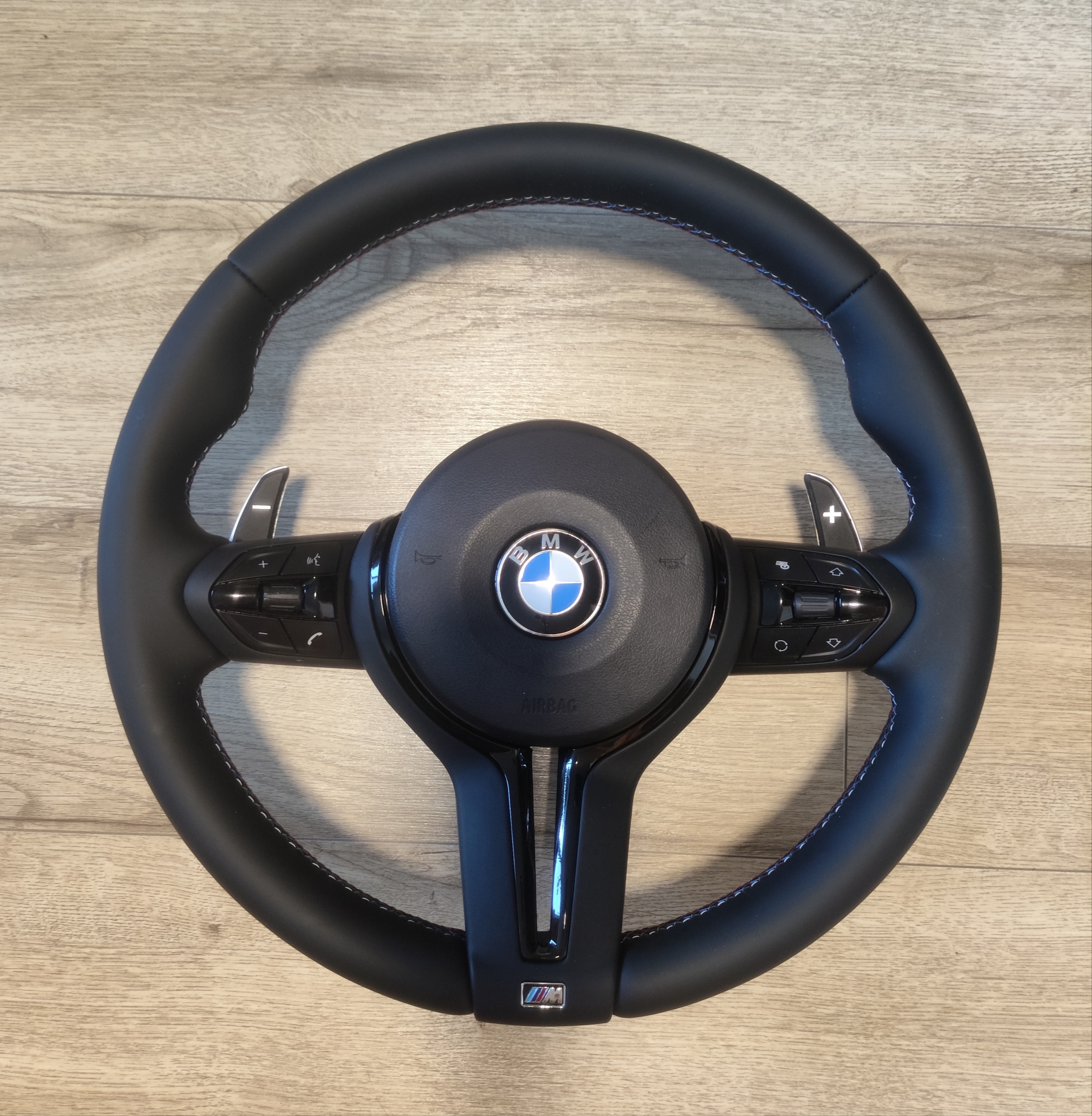 F stiliaus E serijos M vairas su oro pagalve (E7x, E8x, E9x)