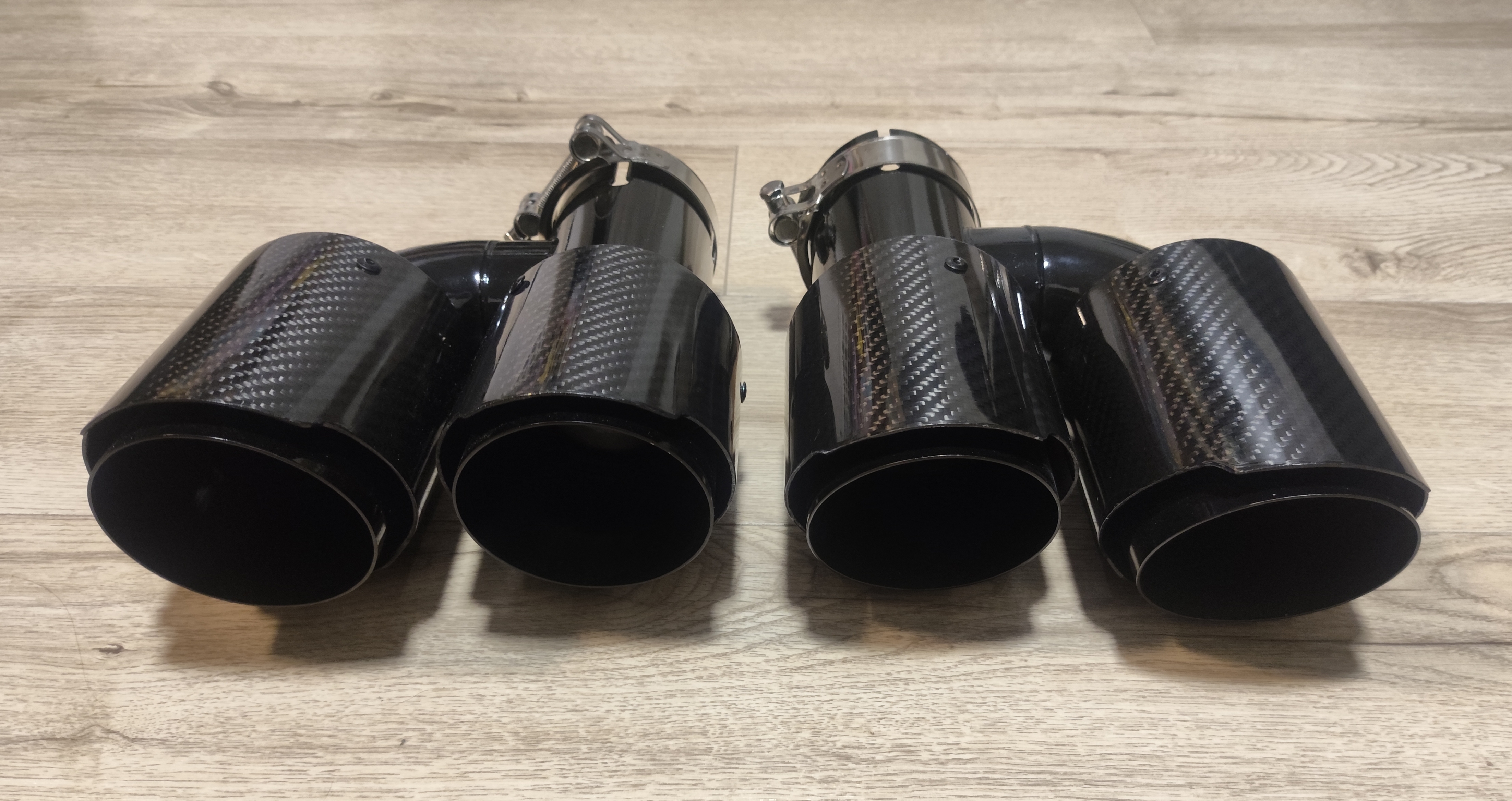 Dvigubi išmetimo antgaliai h formos (63.5 - 89mm)