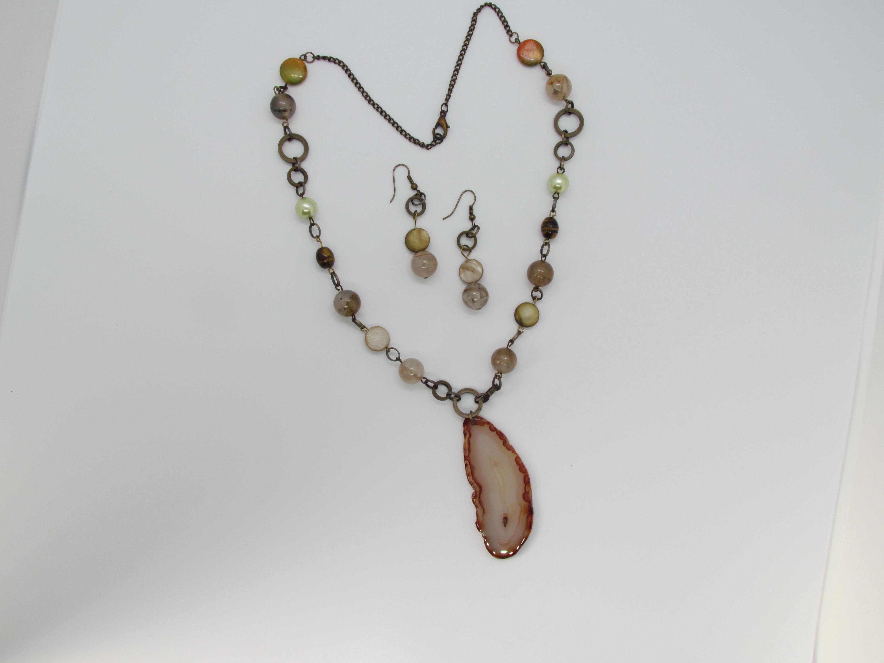 Agate Elegance.