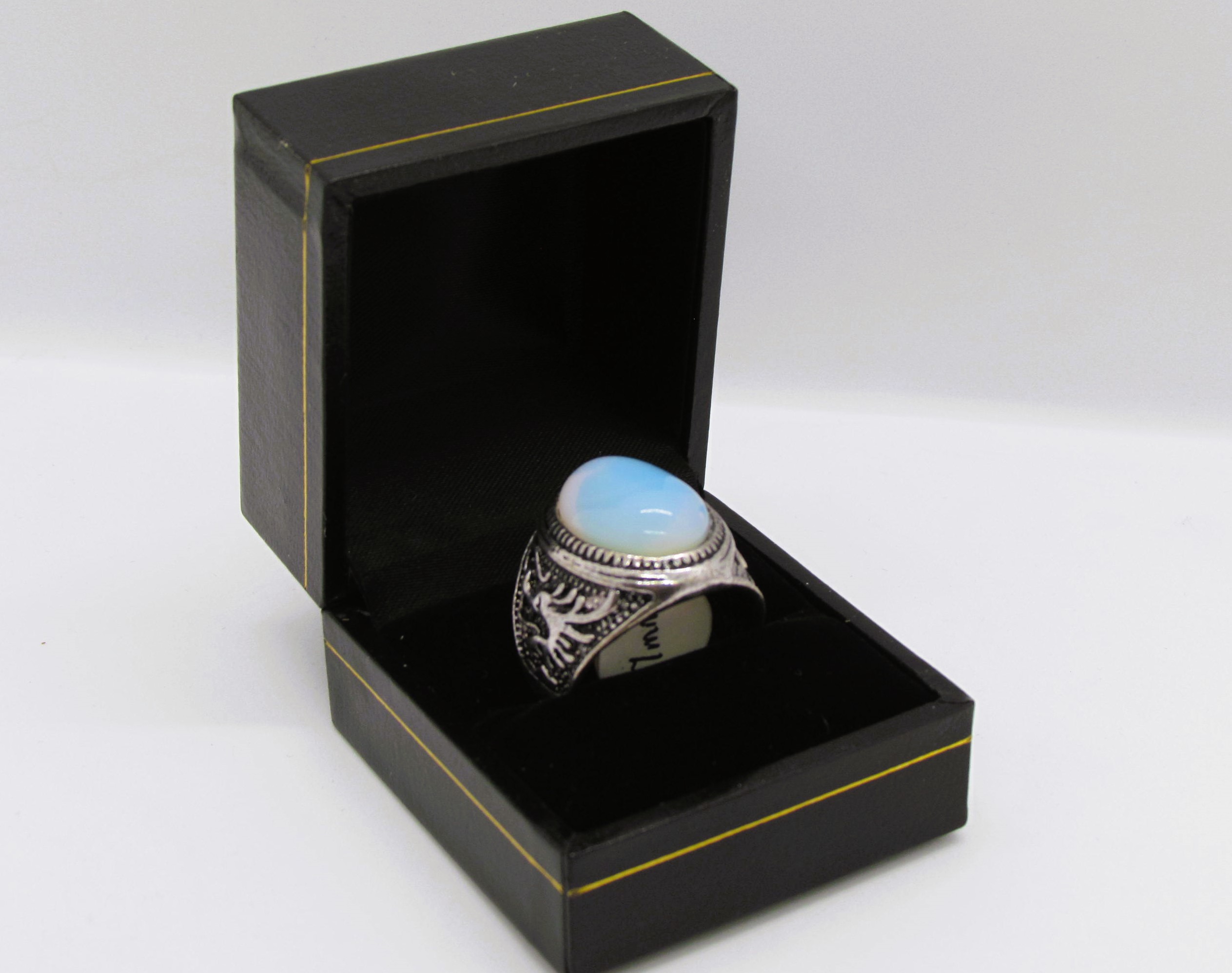 Glowing 16 Carat Natural Rainbow Moonstone Ring. 