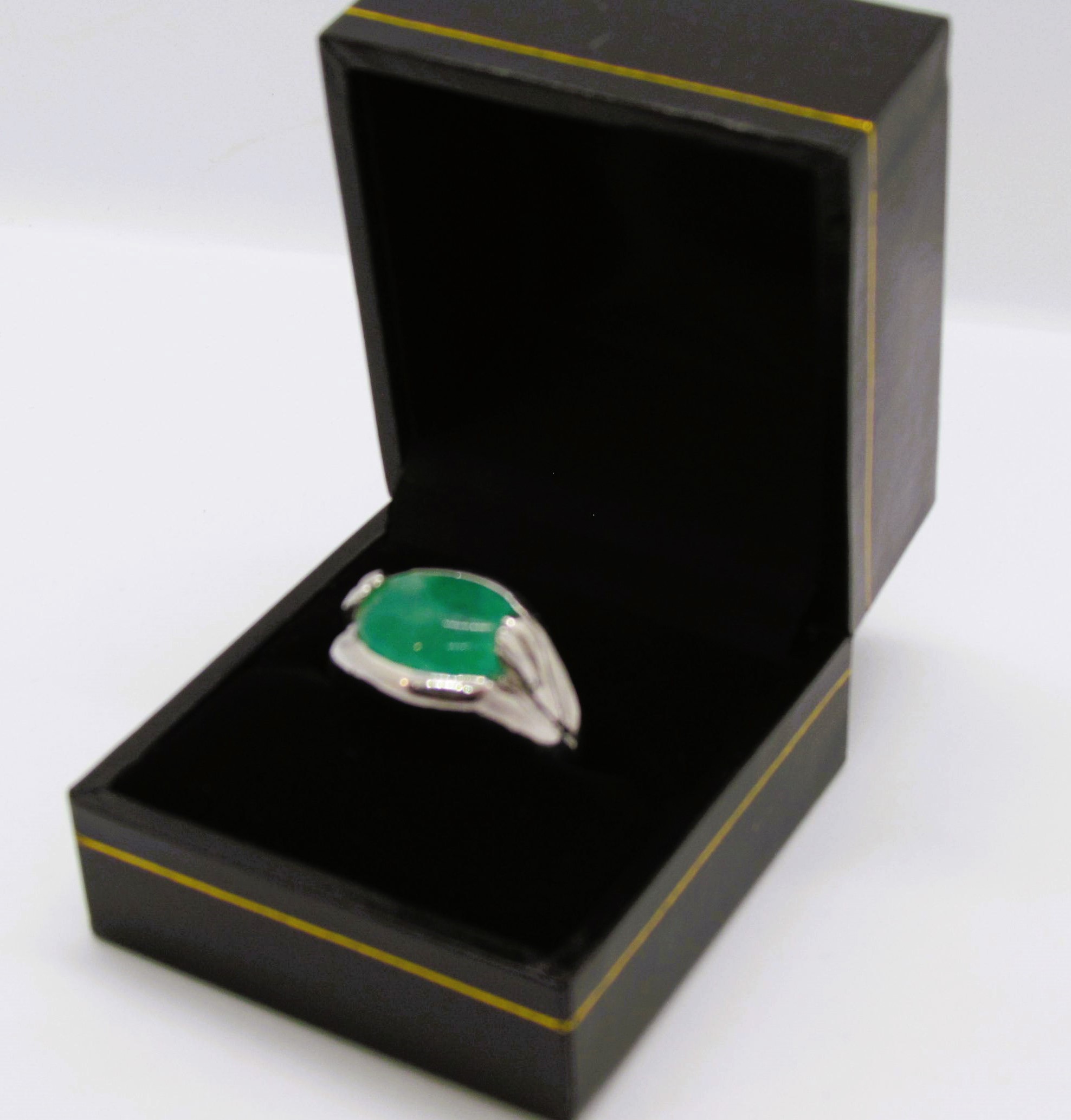 Chrysoprase Gemstone Silver Size 9 Ring