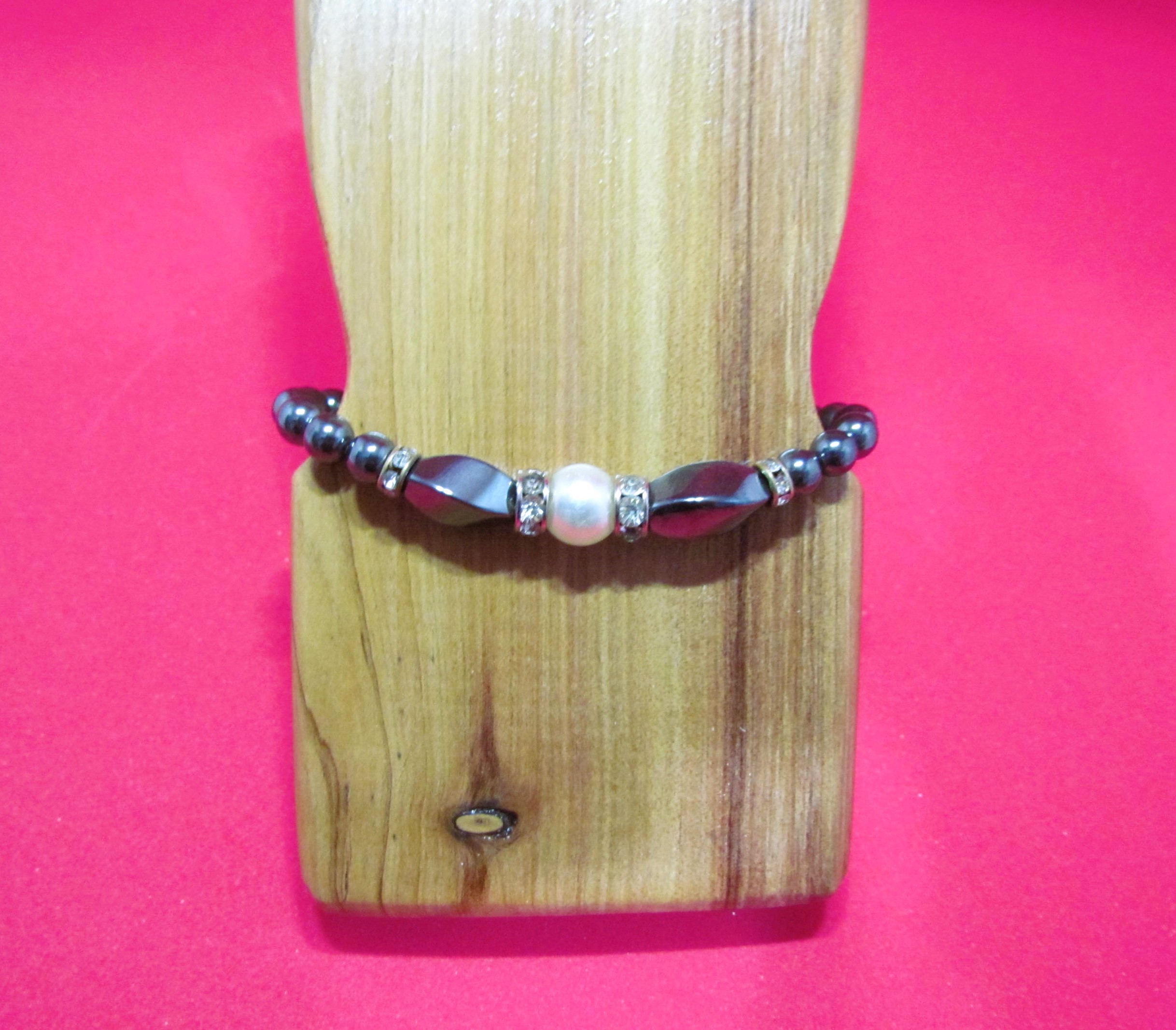 True Shining Hematite and Pearl Bracelet with Free Earrings.