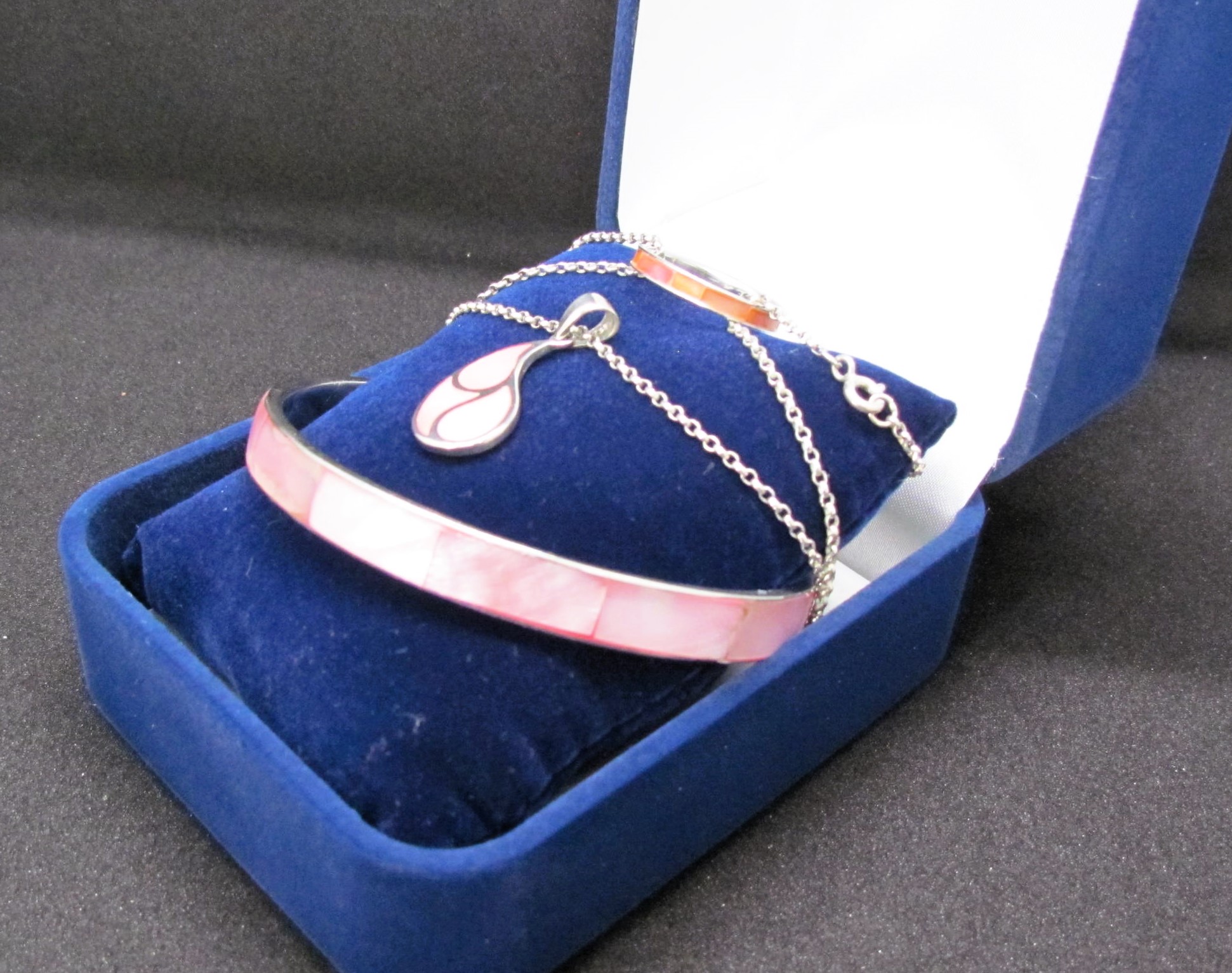 Pink Paved Mosaic Mother of Pearl Set.