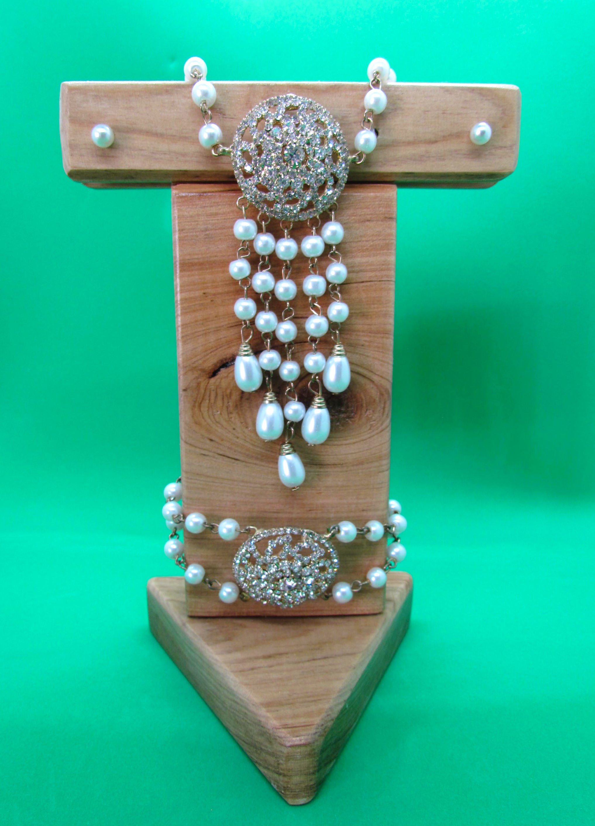 Sophisticated Sparkle in Pearl & Rhinestone. 
