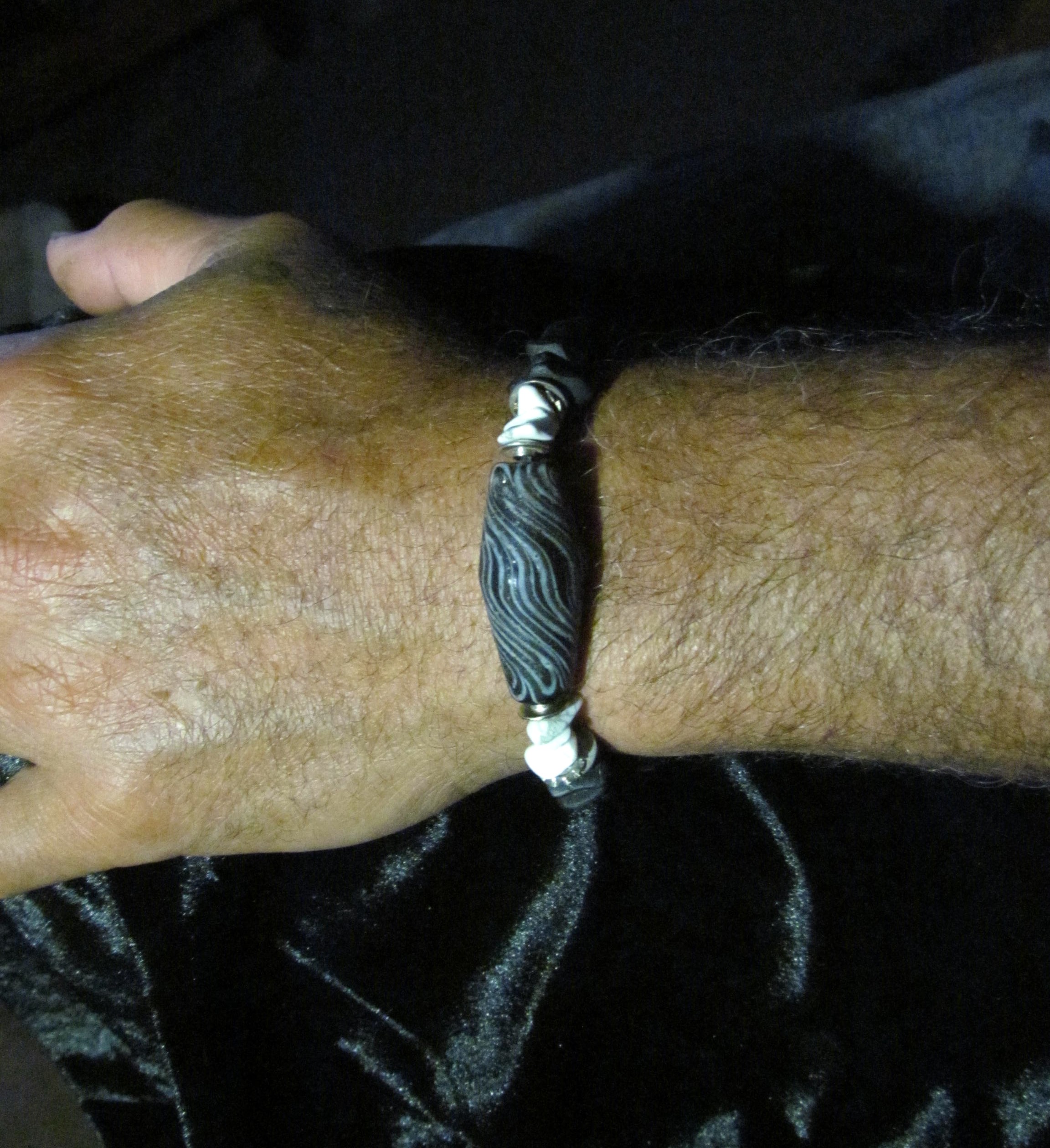 Heritage Tibetan Bead with Howlite & Sandlewood Bracelet.