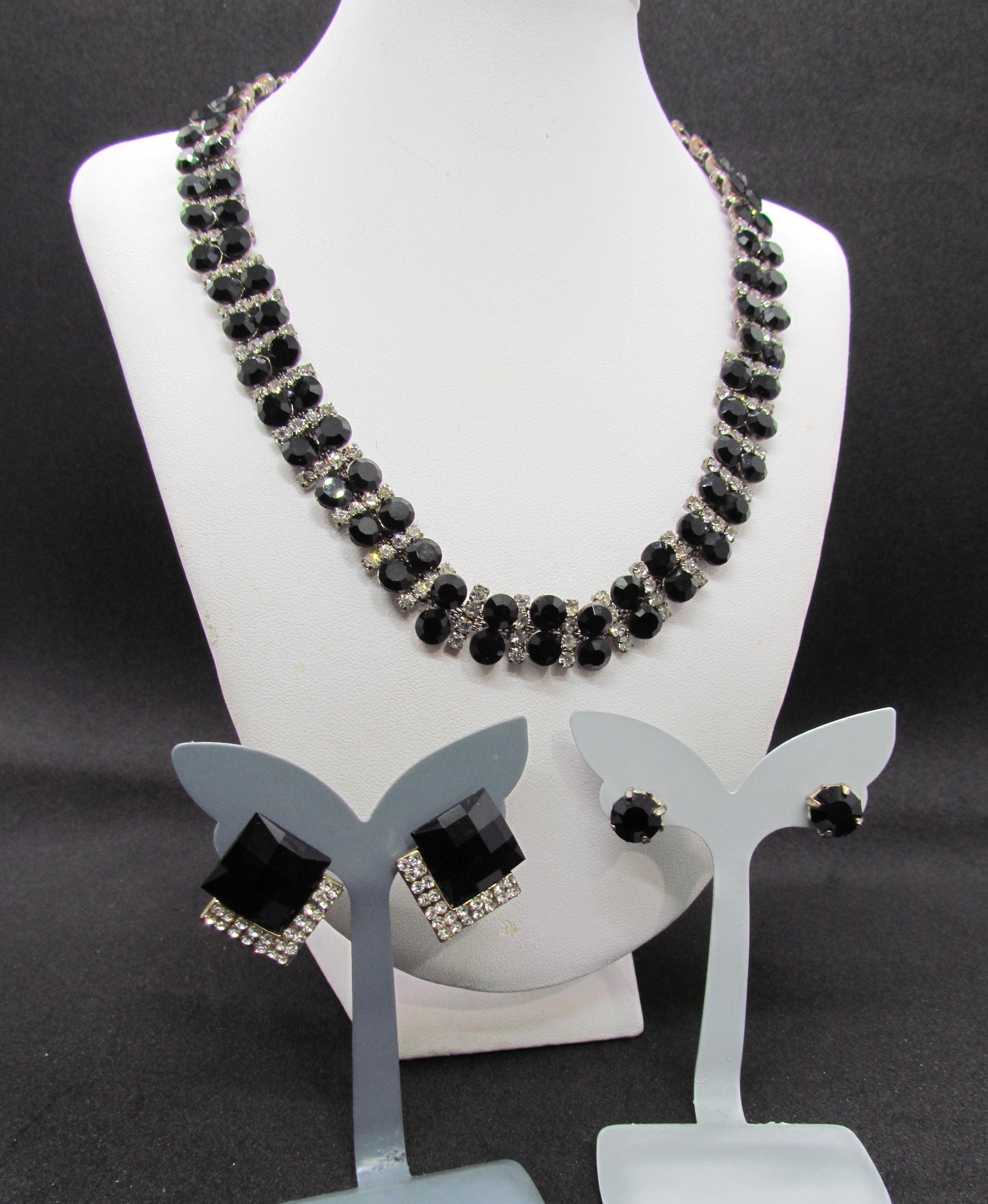 Standout Style Black Facetted Glass and Diamonte Riviere Set. 