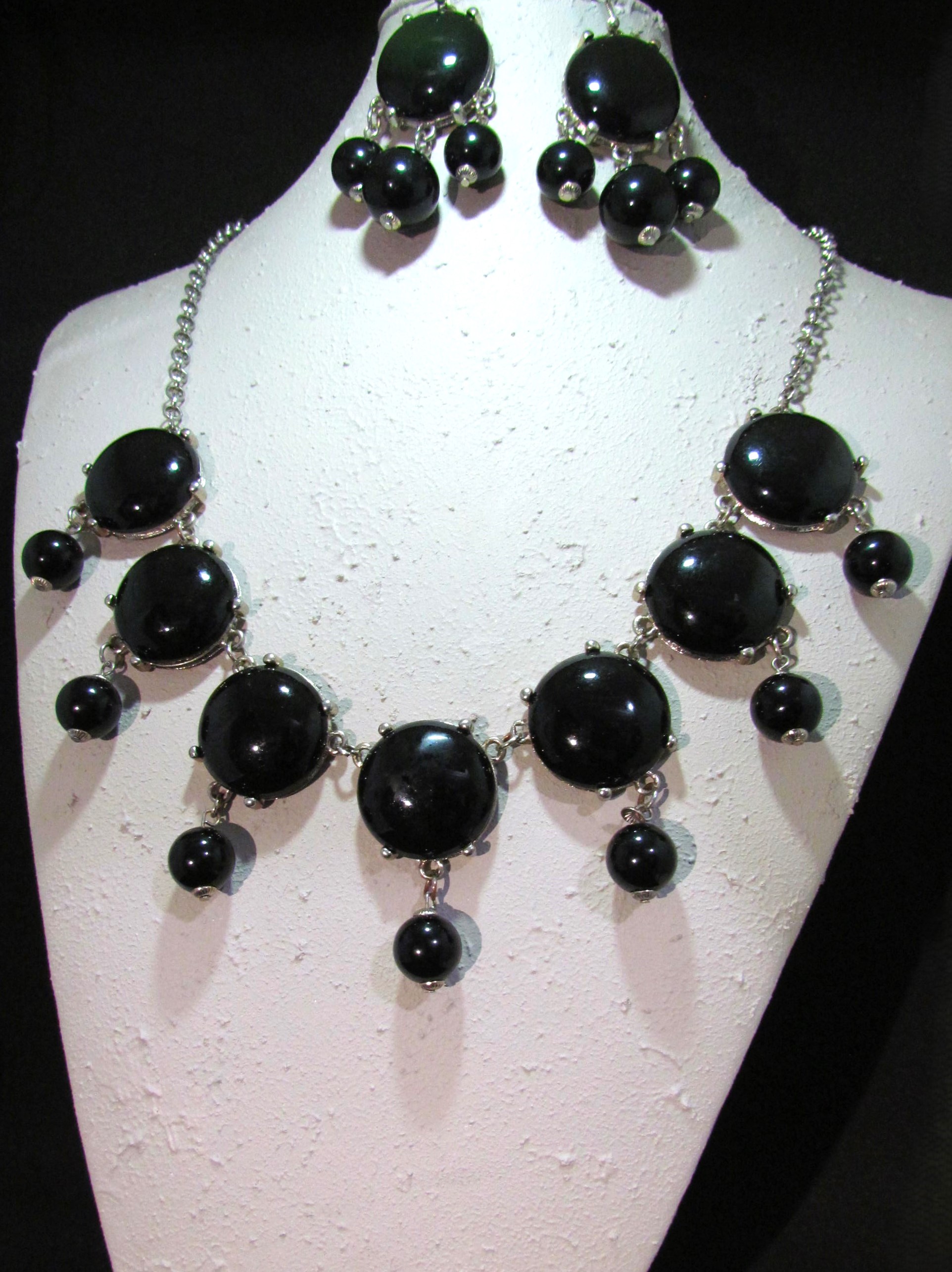 Bold Black Bubble Bib Set.