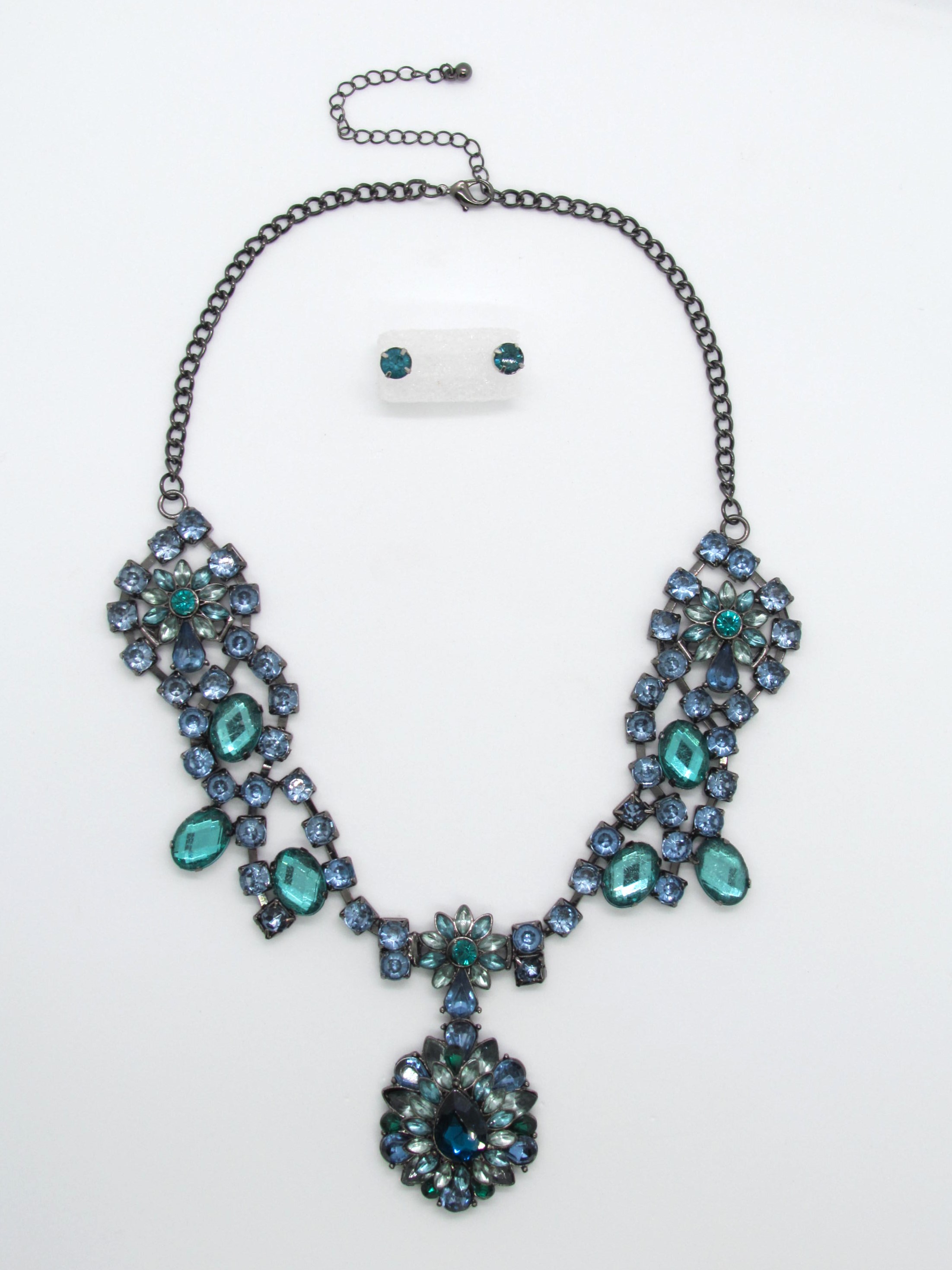 Colours of the Crystal Sea Lavalier Style Statement Set.