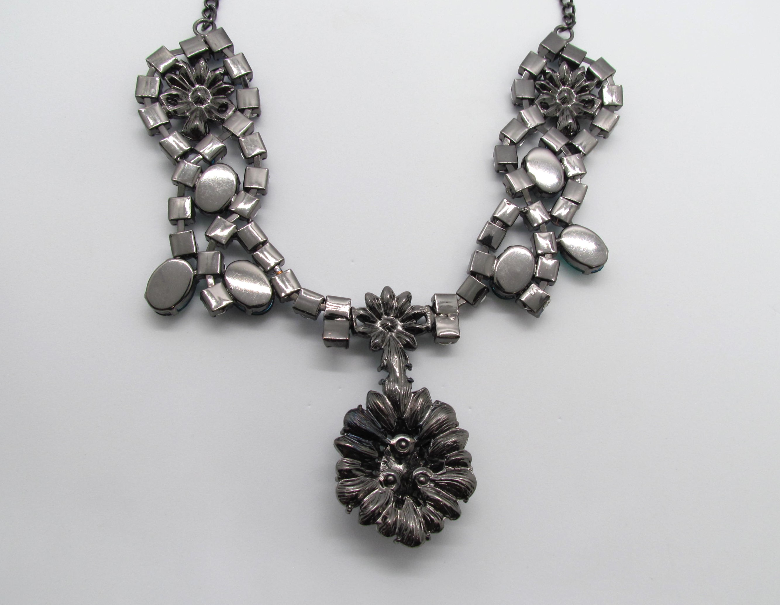 Colours of the Crystal Sea Lavalier Style Statement Set.