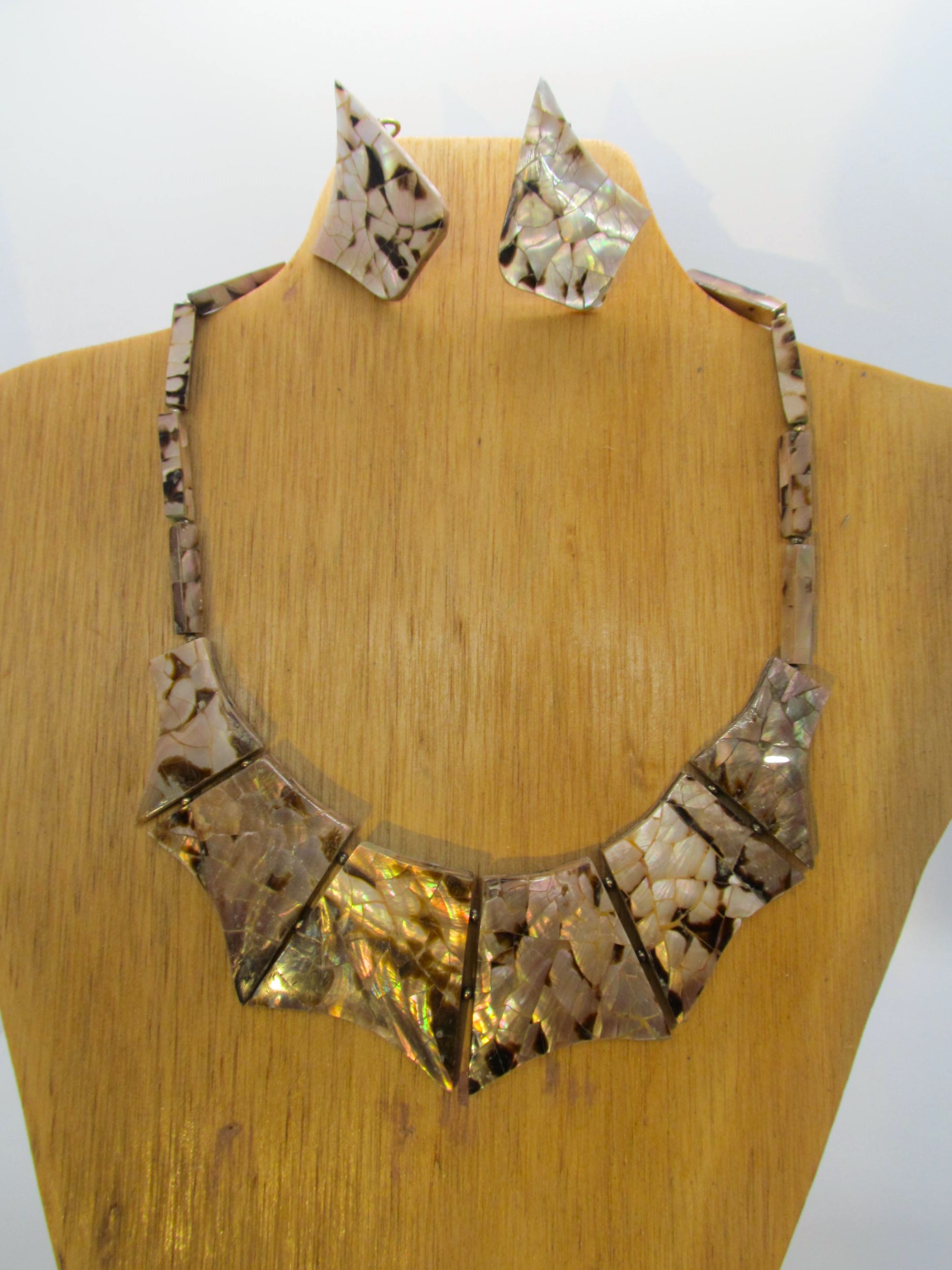  Fabulous Fashion Vintage Paved Nacre Shell Set.