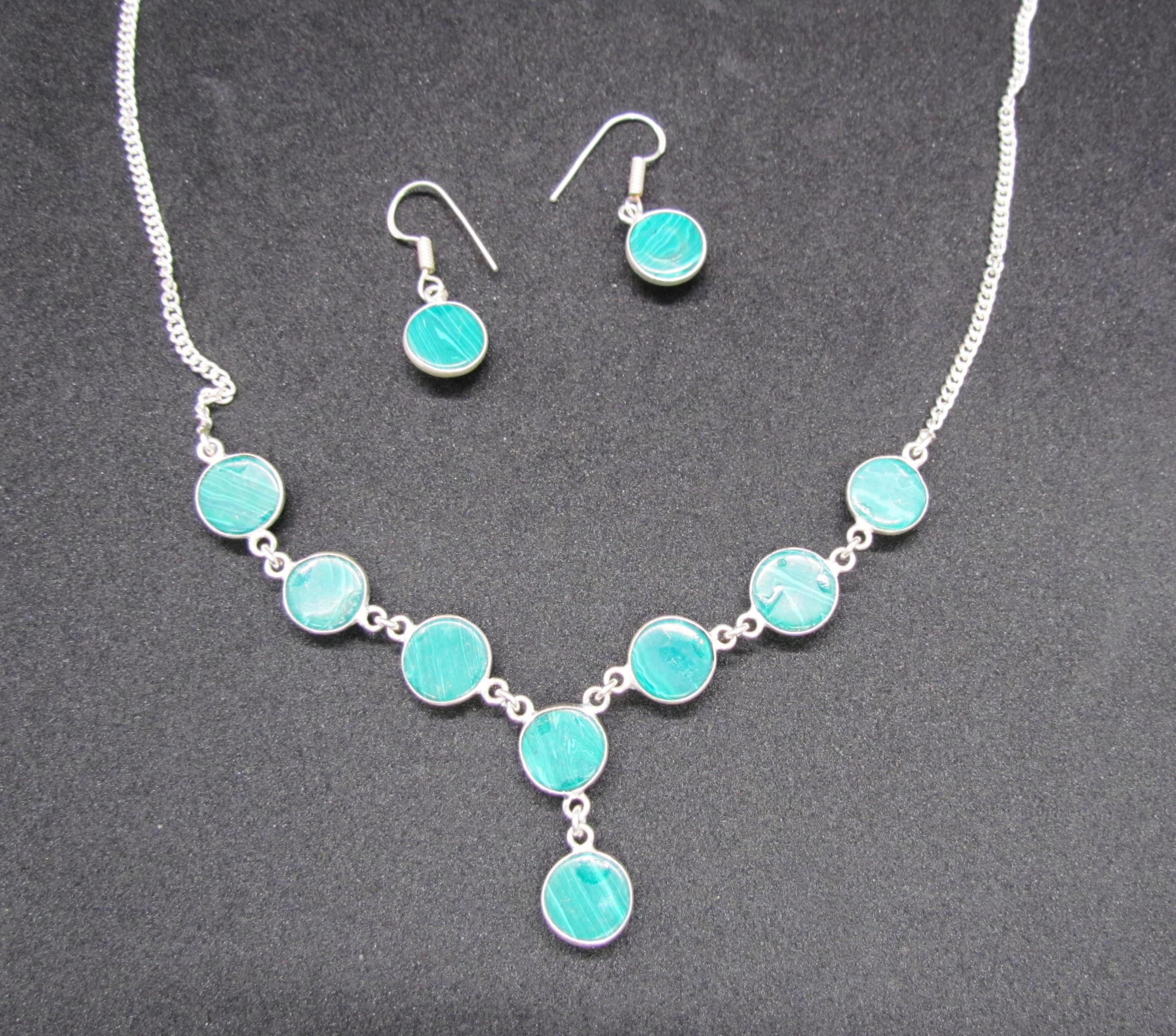 Green Amazonite Cabochon Necklace Set in Sterling Silver.
