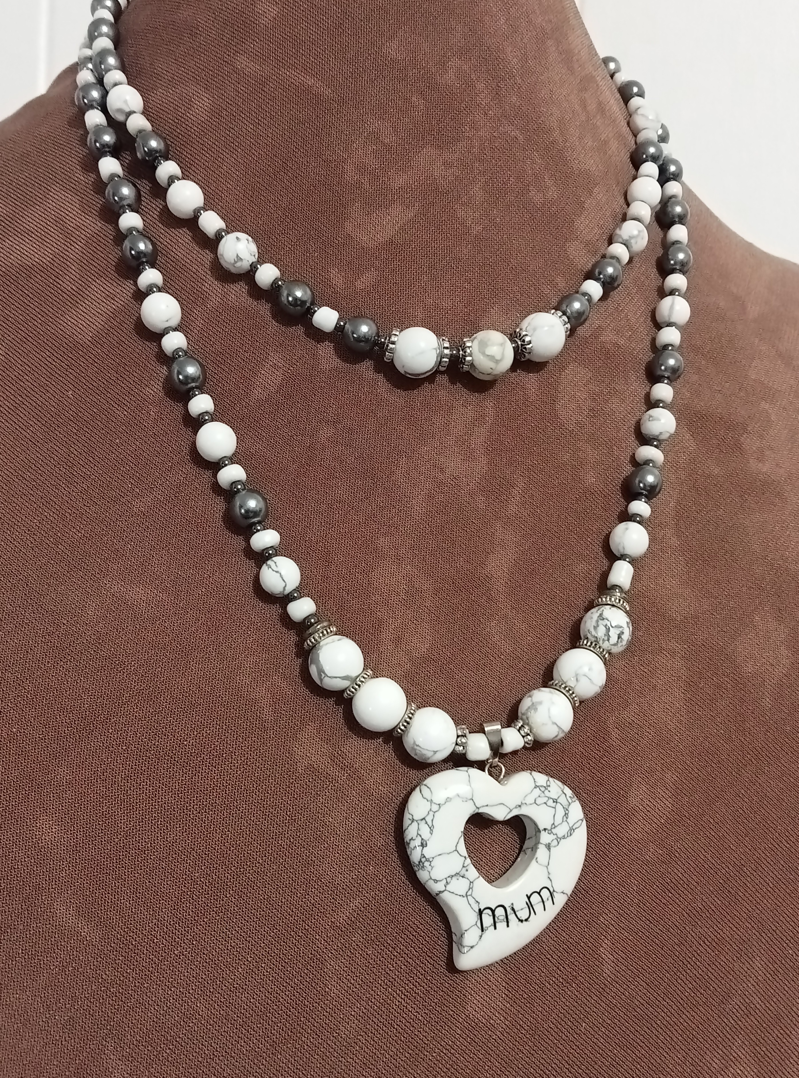 Elegant Natural Howlite Mum Two-in-one Set. 
