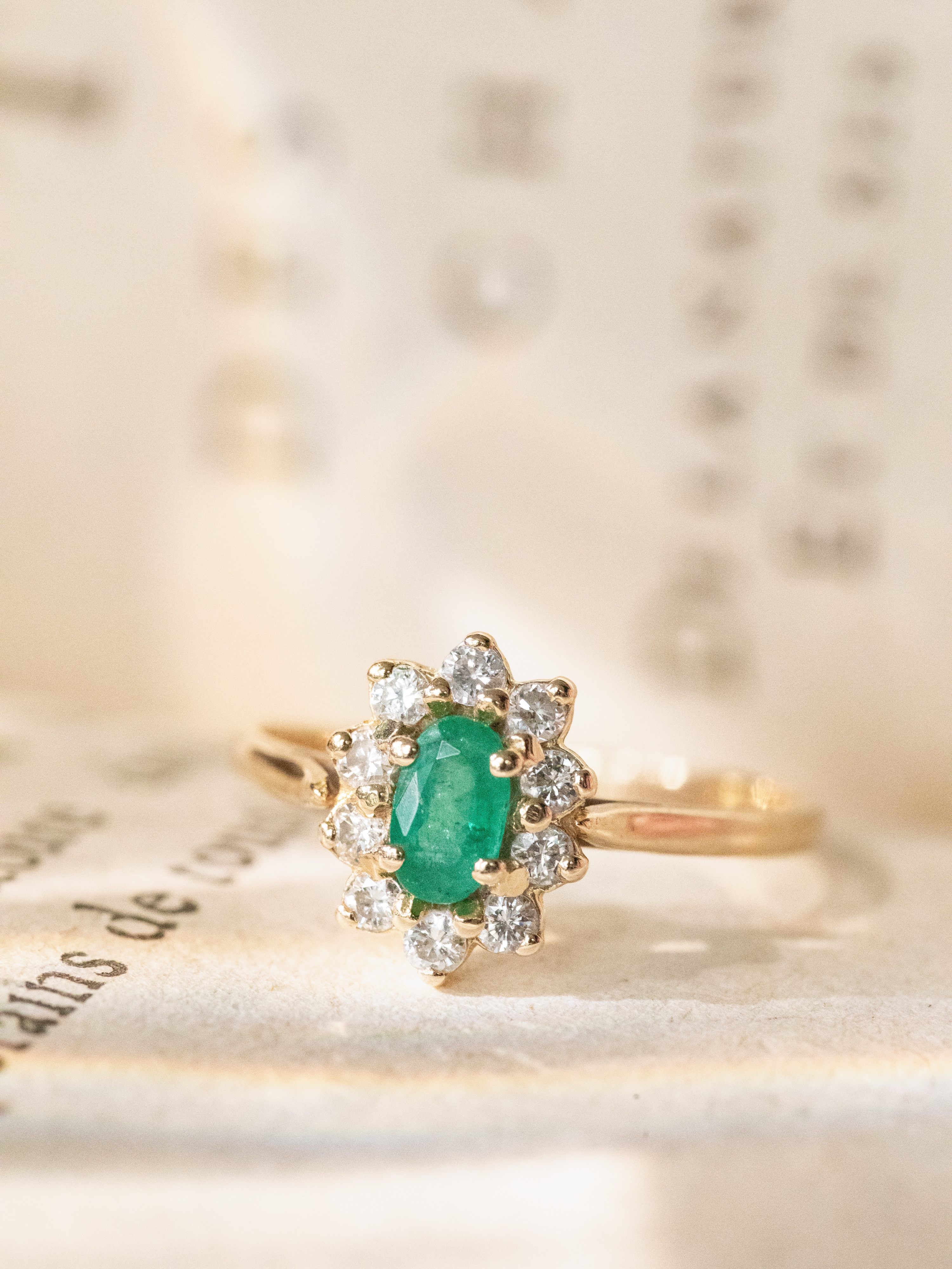 LA LUCILLE, adorable petite Marguerite émeraude & diamants 💫
