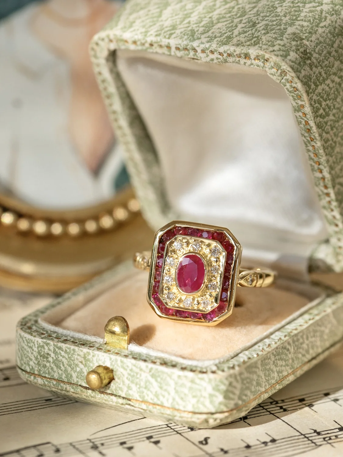 LA DOROTHEA, magnifique bague octogonale de style Art Déco en or 18 carats, rubis et diamants 💫