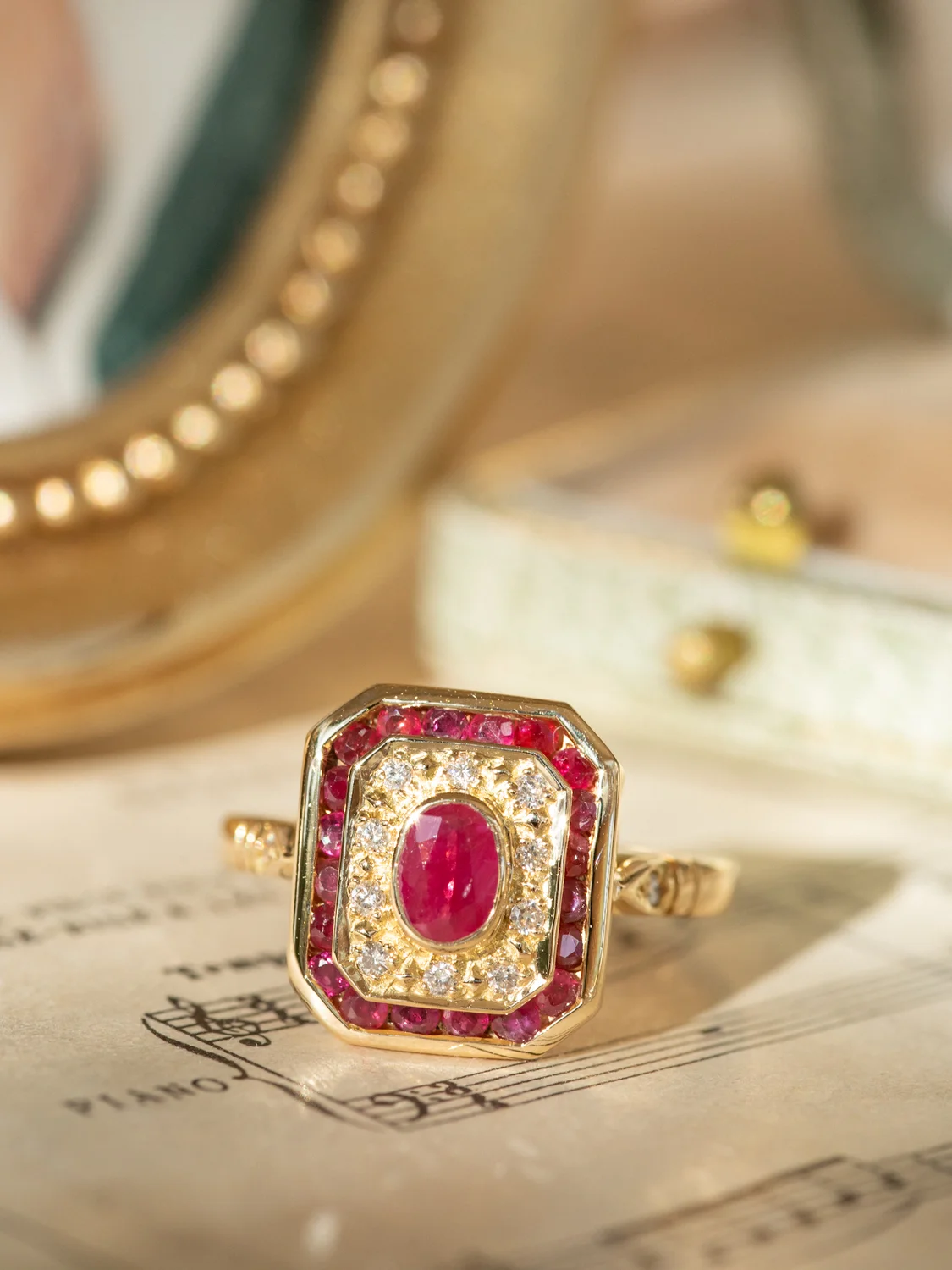LA DOROTHEA, magnifique bague octogonale de style Art Déco en or 18 carats, rubis et diamants 💫