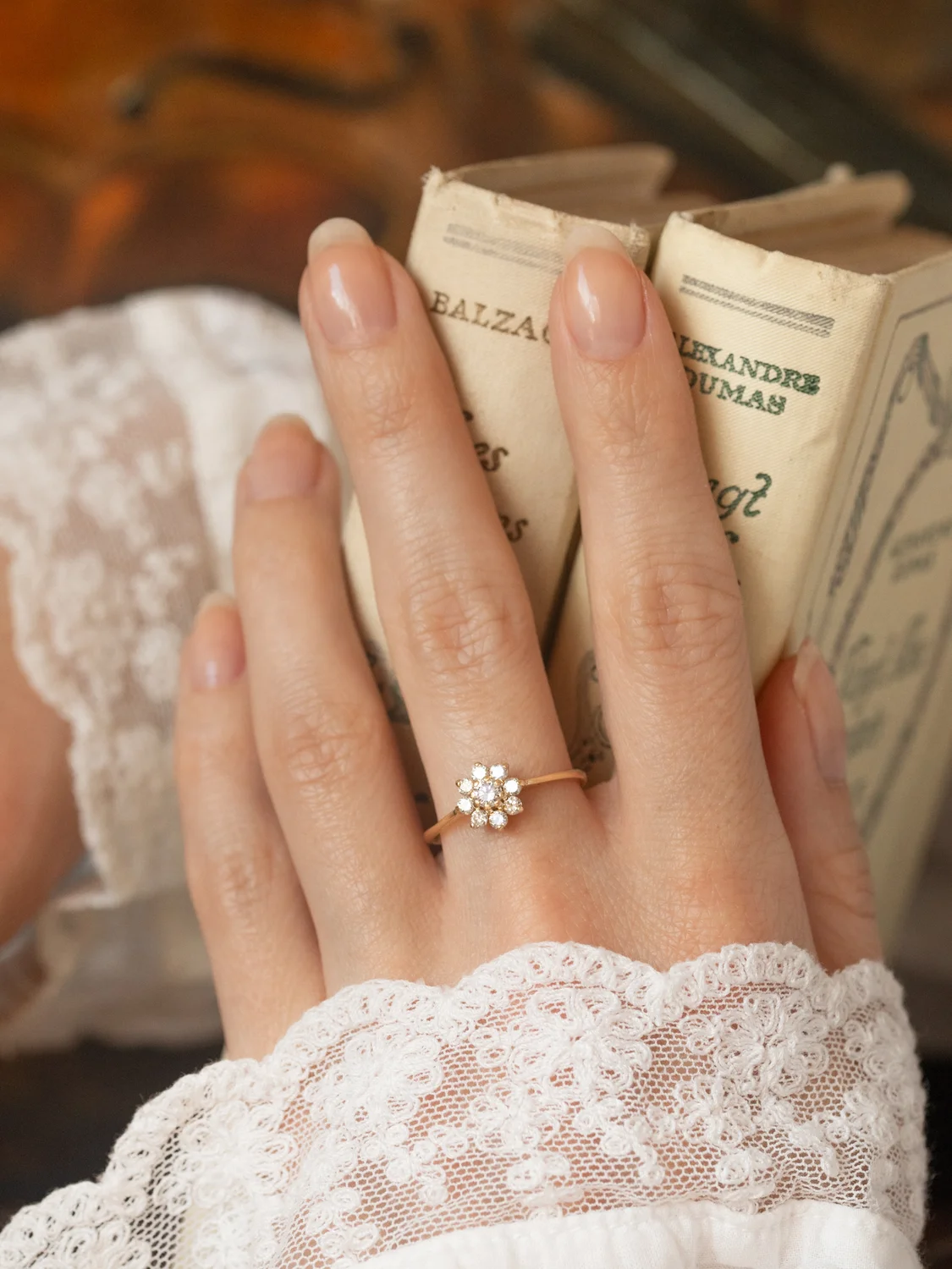 LA ISALINE, adorable bague Marguerite vintage en or 18 carats et diamants scintillants ✨