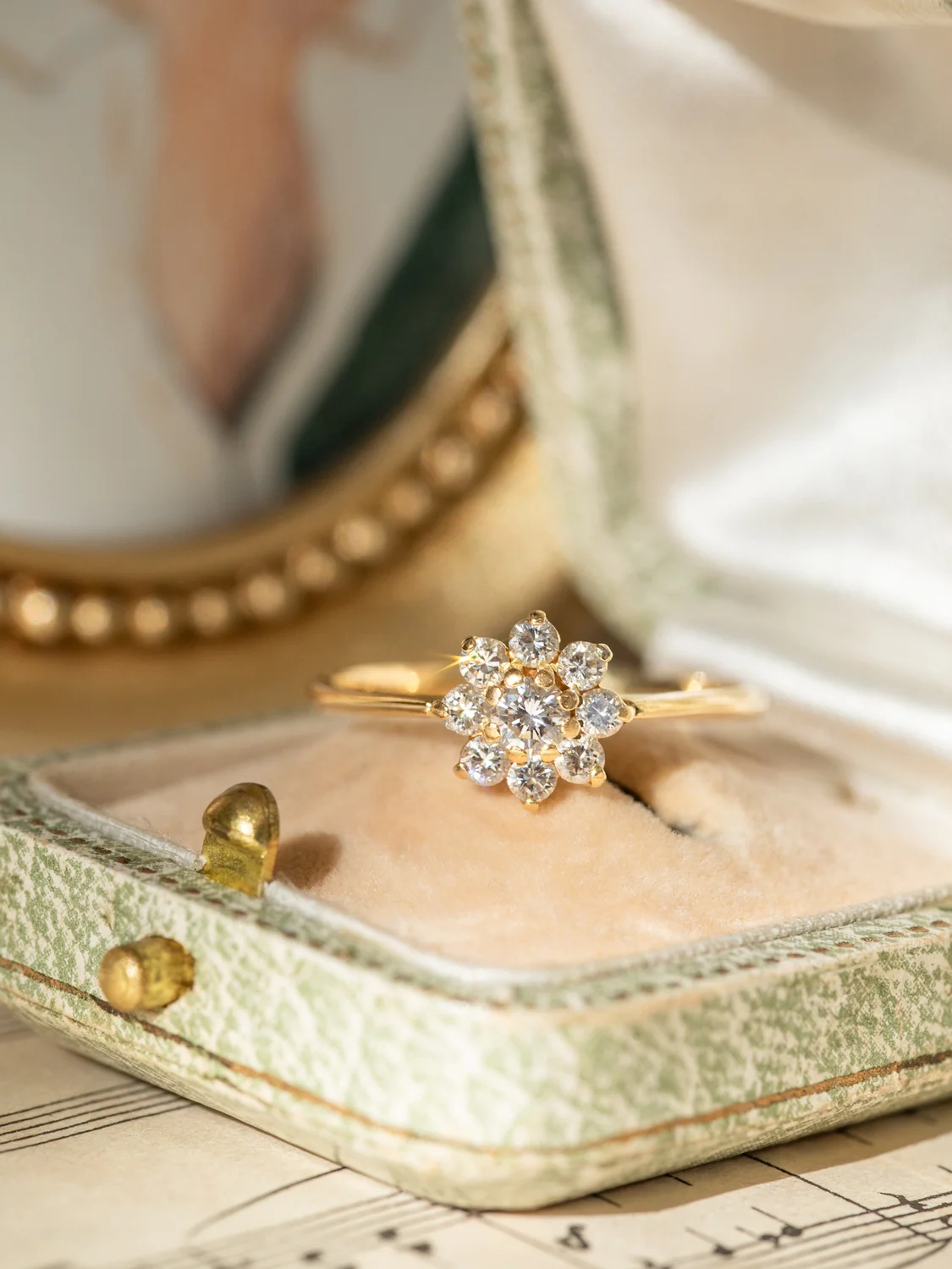 LA ISALINE, adorable bague Marguerite vintage en or 18 carats et diamants scintillants ✨