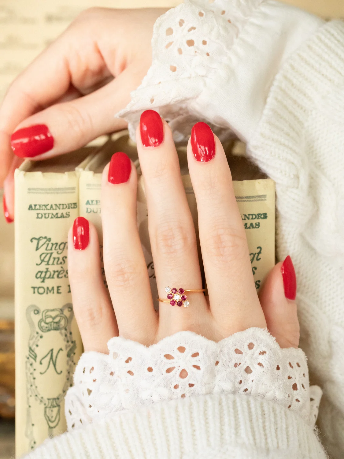 LA MARISA, adorable et délicate bague Marguerite rubis & diamants 💫