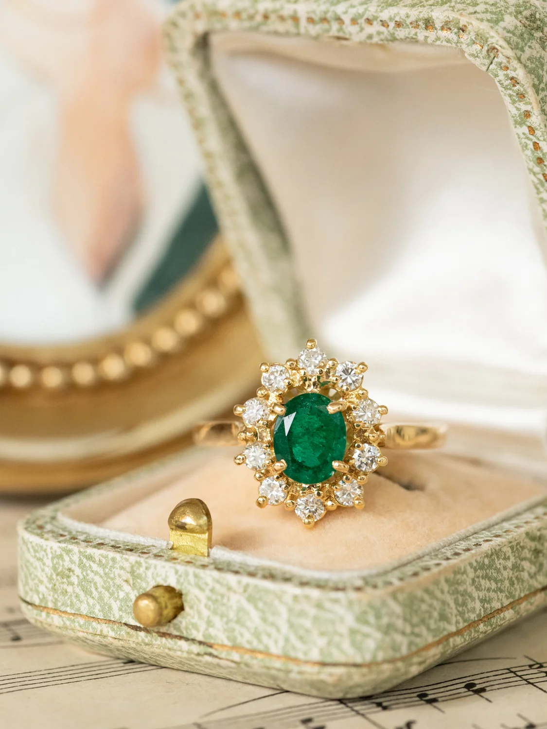 LA BERTILLE, magnifique et envoûtante bague Marguerite émeraude & diamants scintillants 💫