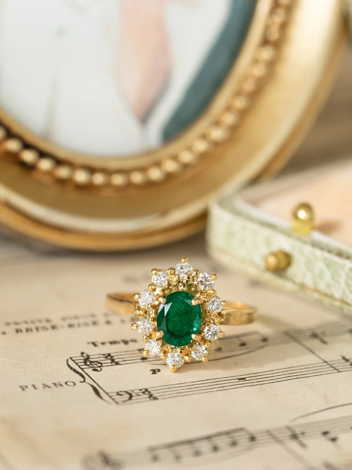 LA BERTILLE, magnifique et envoûtante bague Marguerite émeraude & diamants scintillants 💫