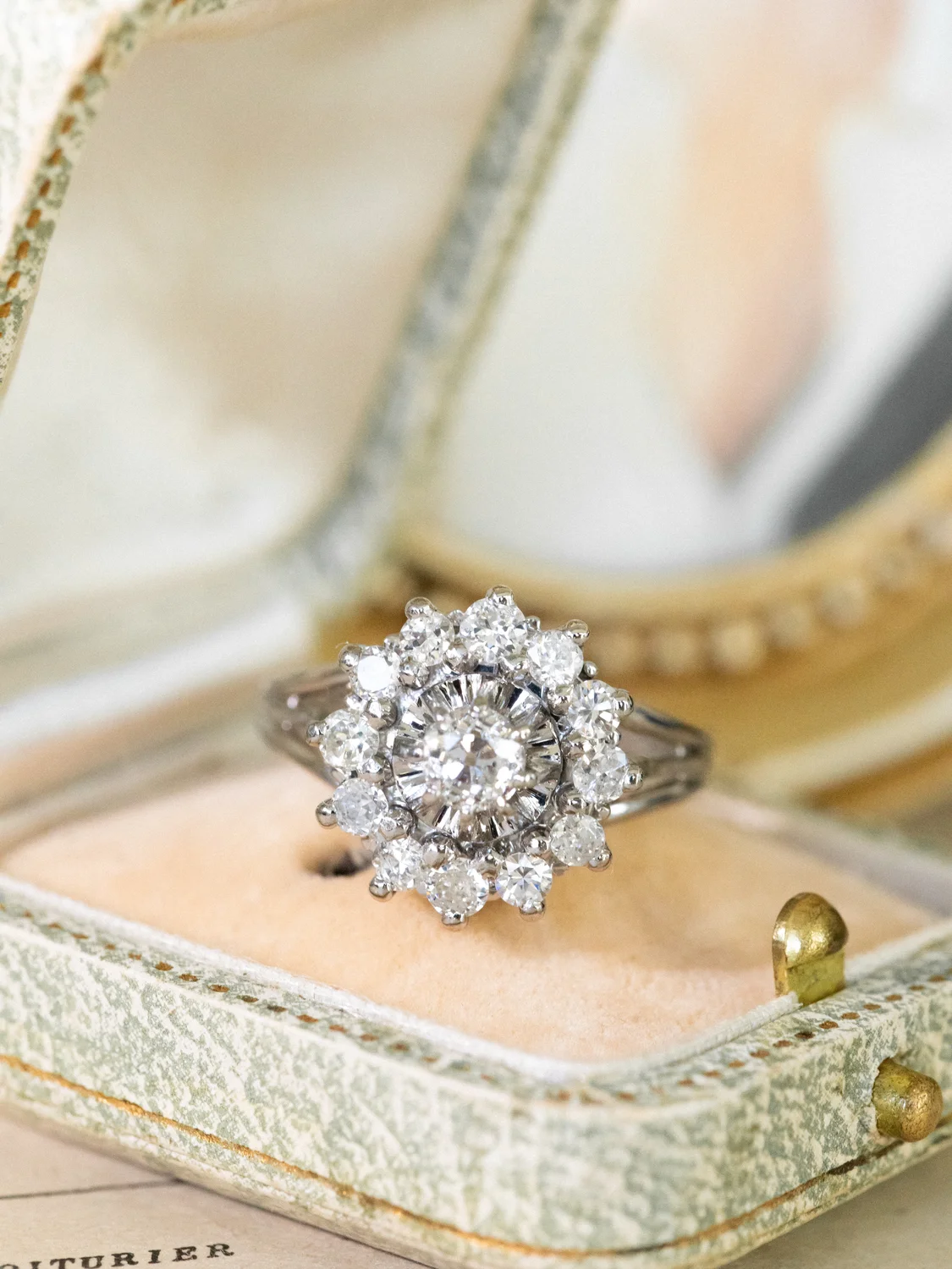 LA IRIS, sublime bague or blanc 18 carats Fleur de diamants étincelants 💫