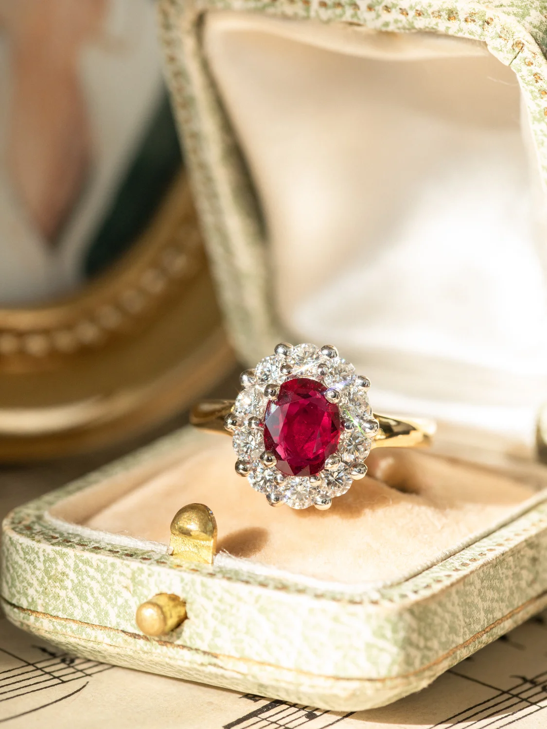 LA CANDICE, merveilleuse bague Pompadour rubis & entourage diamants scintillants (avec certificat gemmologique) ✨