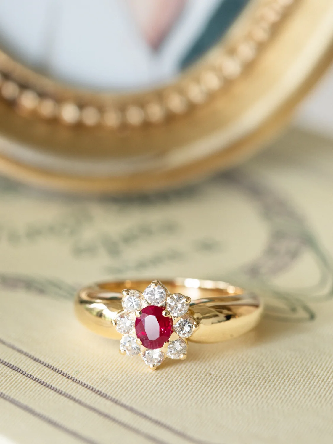 LA MAGDALENA, adorable bague jonc Marguerite rubis & diamants