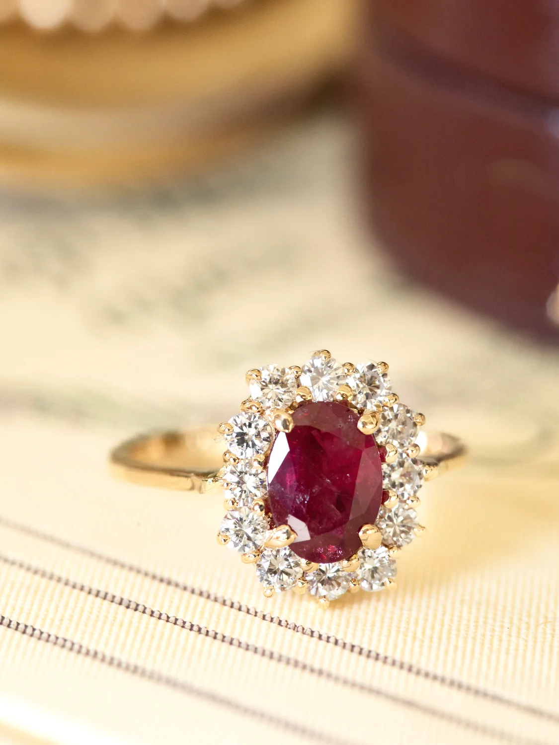 LA CLÉMENCE, sublime bague Marguerite rubis entourage diamants 💫