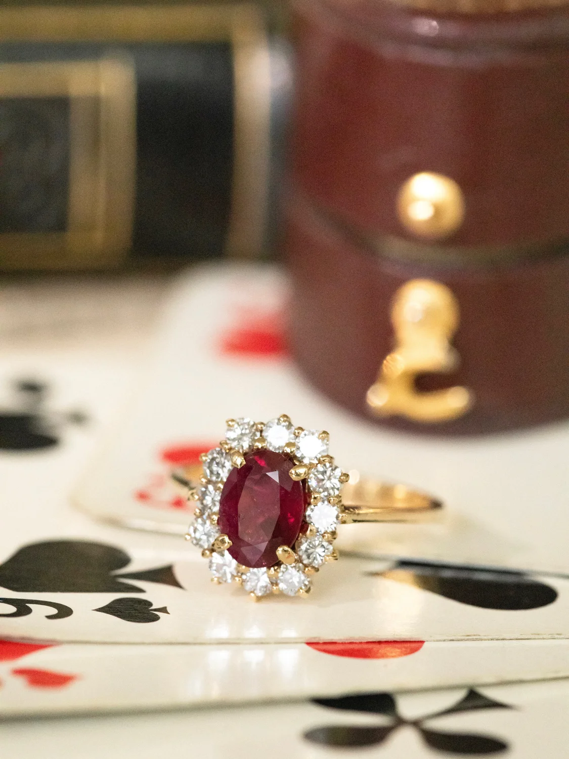 LA CLÉMENCE, sublime bague Marguerite rubis entourage diamants 💫