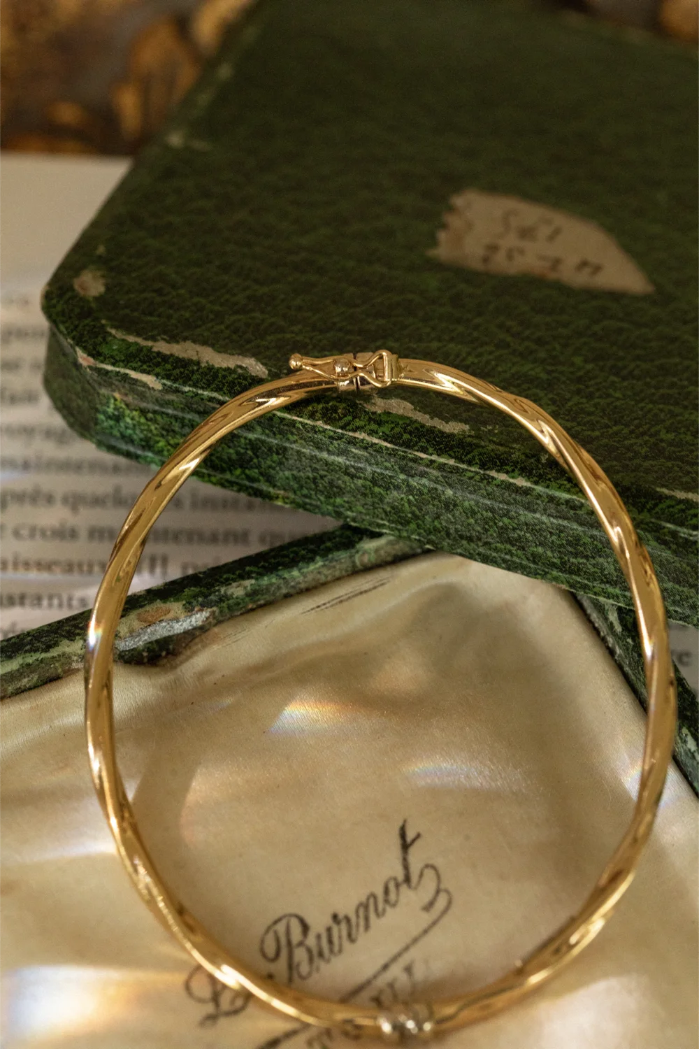 LE JONC, magnifique bracelet jonc torsadé en or 18 carats 💫