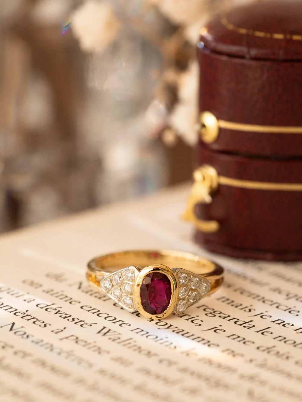 LA BRUNEHILDE, somptueuse bague ancienne rubis en serti clos & diamants 💫