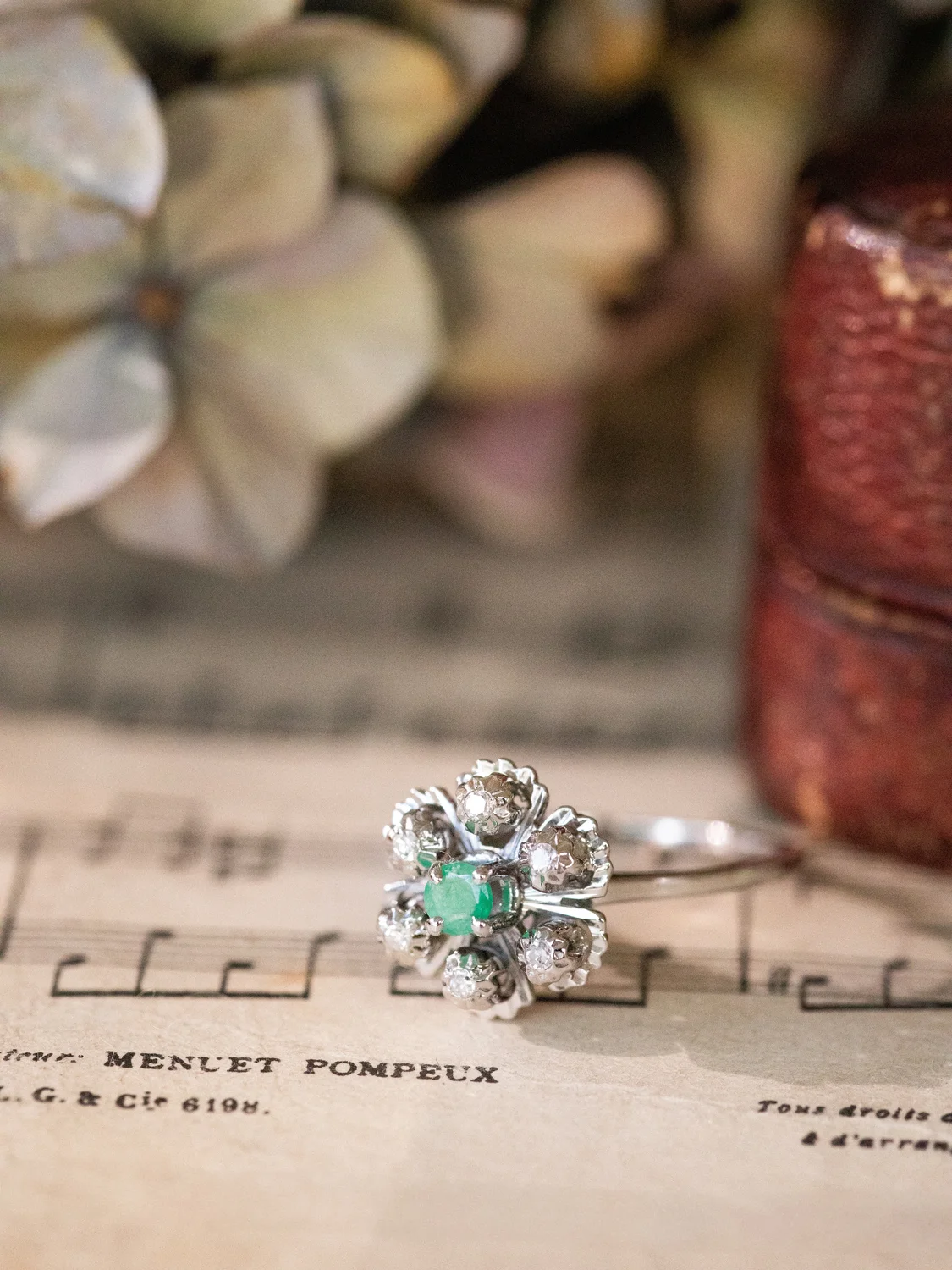 LA ELSA, sublime bague fleur or blanc 18 carats et diamants