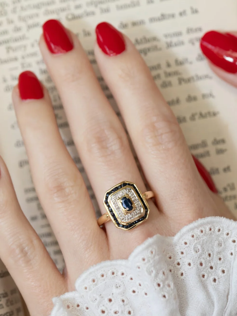 LA GEORGIA, sublime bague octogonale de style Art Déco en or 18 carats deux tons, saphir & diamants 💫