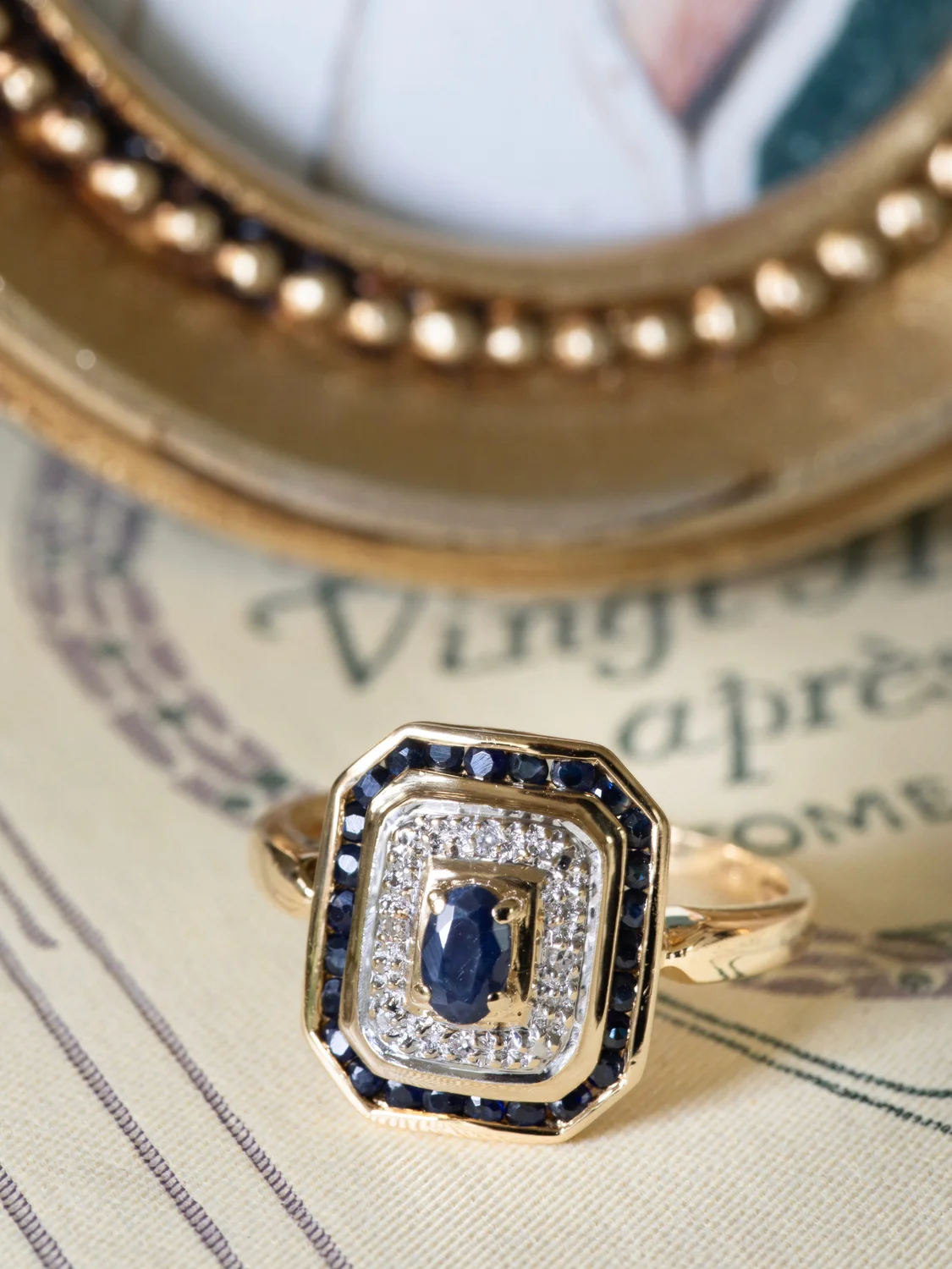LA GEORGIA, sublime bague octogonale de style Art Déco en or 18 carats deux tons, saphir & diamants 💫