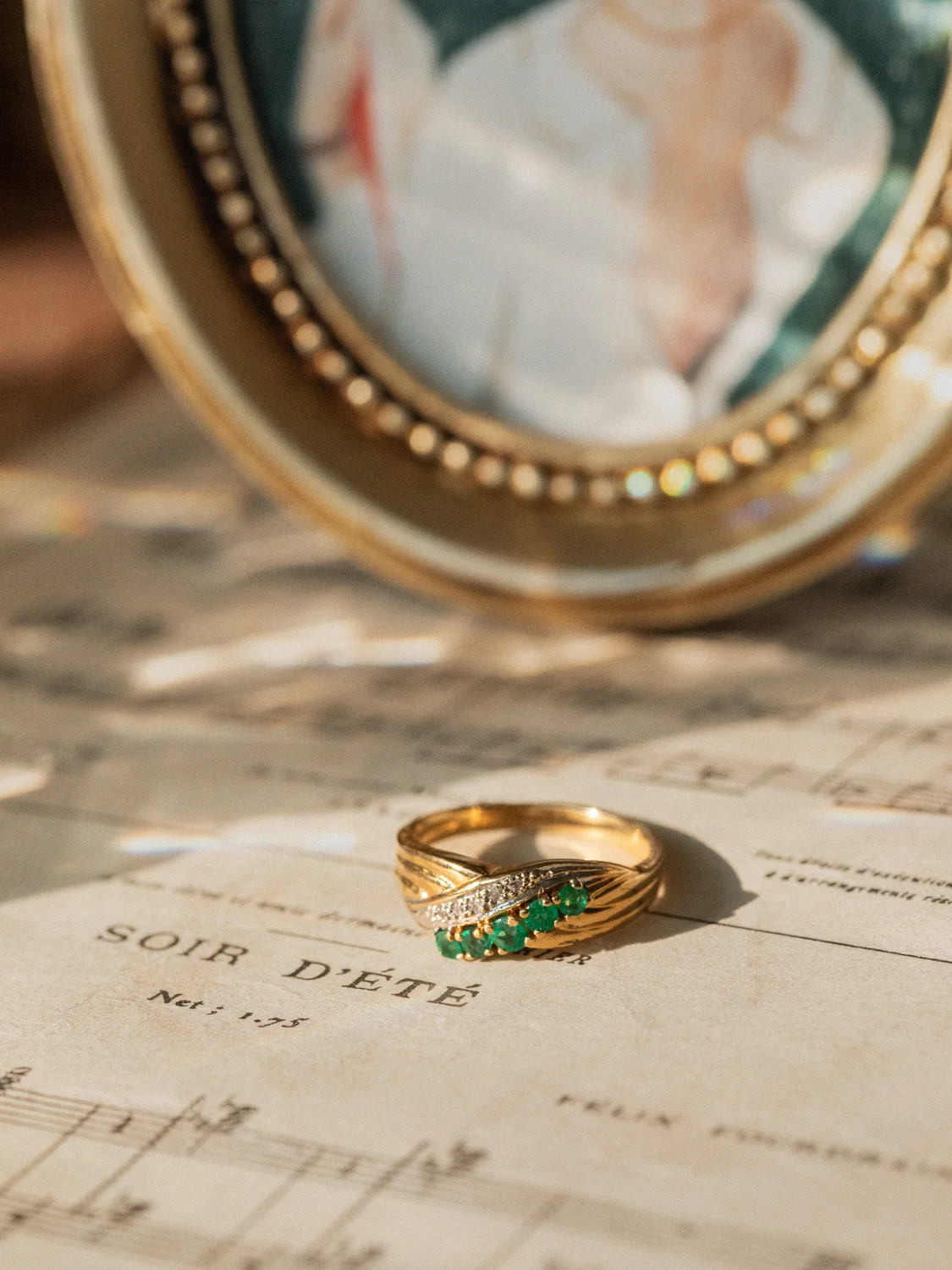 LA JORDANA , lumineuse bague deux rivières d'émeraudes & diamants 💫