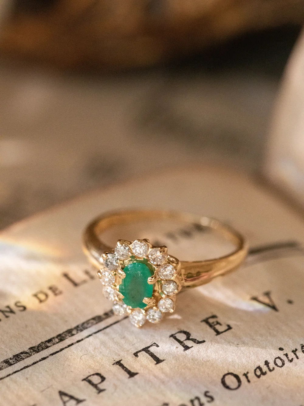 LA HORTENSE, magnifique bague marguerite émeraude entourage diamants 💫