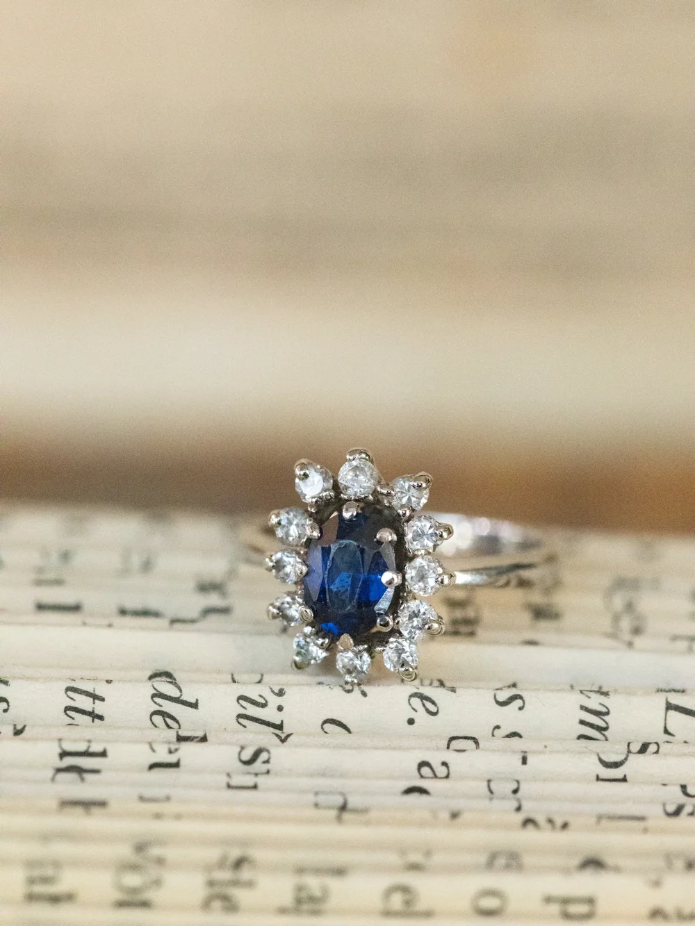 LA DIANA, magnifique bague saphir & oxydes 💫