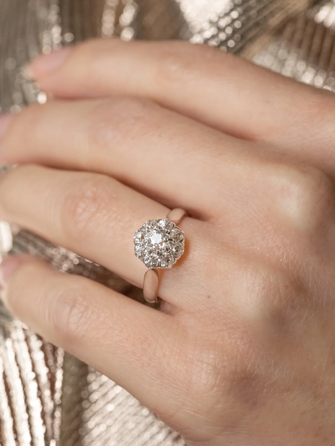 LA MADELEINE, sublime bague de fiançailles Belle Epoque (aux alentours de 1890-1900) en or blanc et diamants scintillants 💫