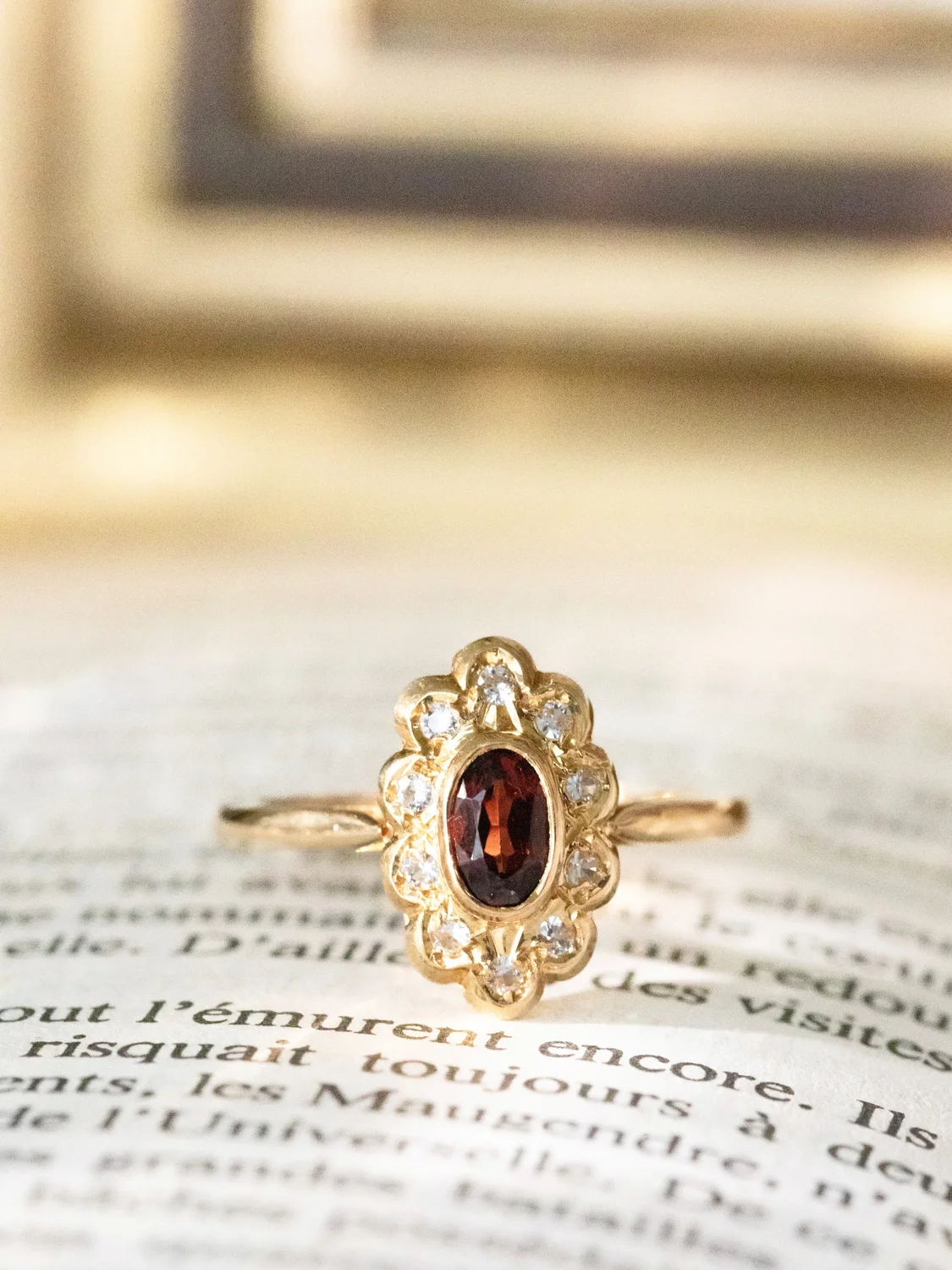 LA CARMELLA, sublime et envoûtante bague marquise grenat & oxydes 💫