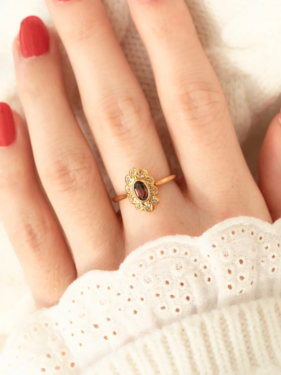 LA CARMELLA, sublime et envoûtante bague marquise grenat & oxydes 💫