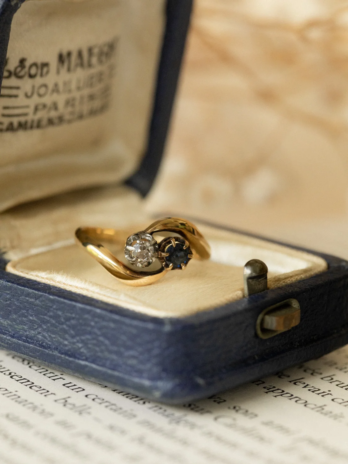LA MORGANE, envoûtante bague Toi & Moi en diamant et saphir 💫