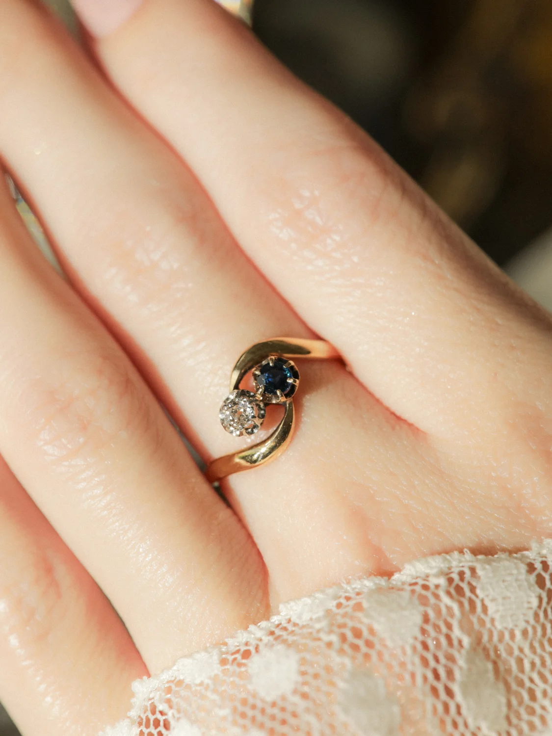 LA MORGANE, envoûtante bague Toi & Moi en diamant et saphir 💫