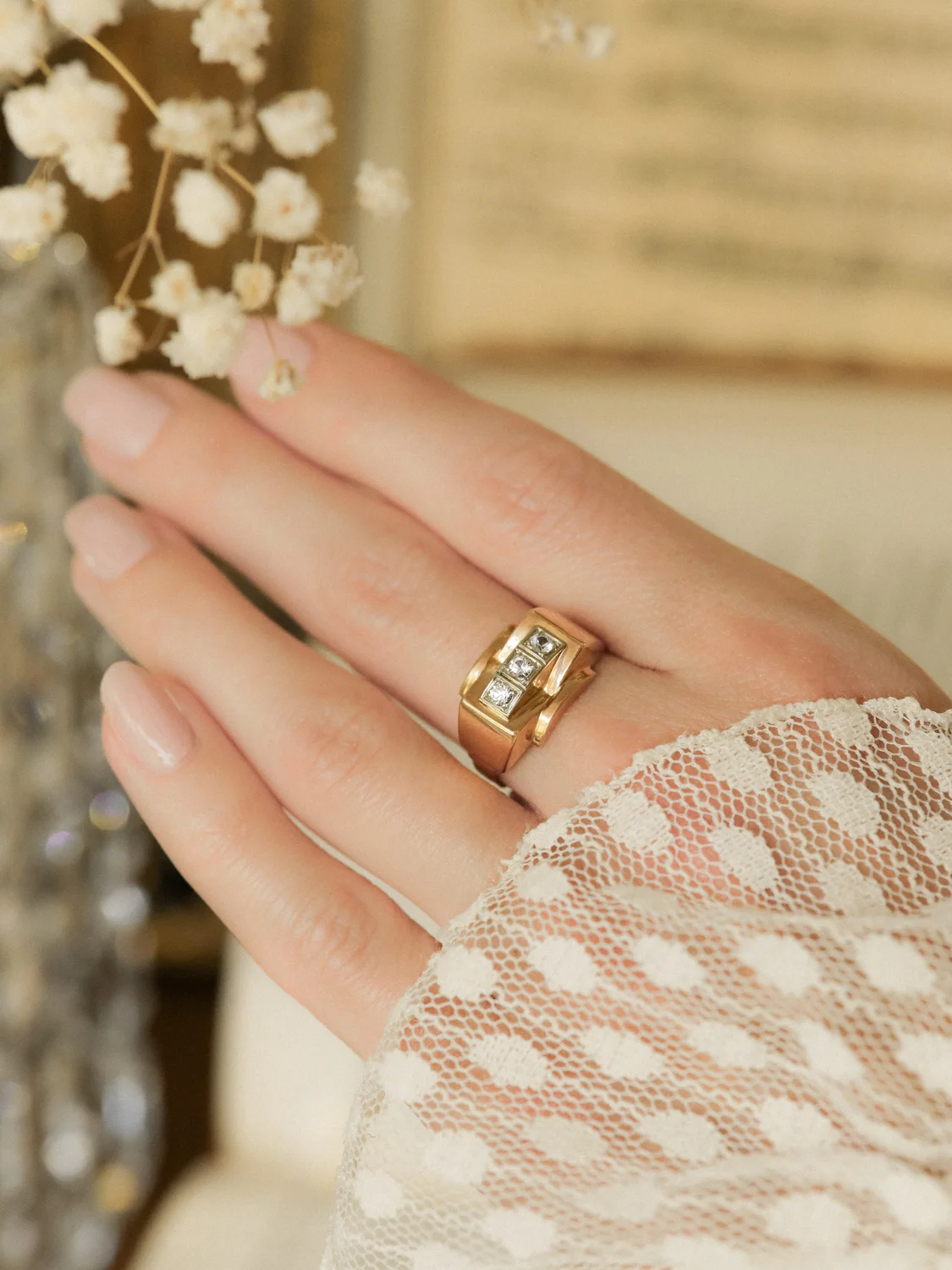 LA ADELINE, sublime bague tank en or rose et pierres blanches