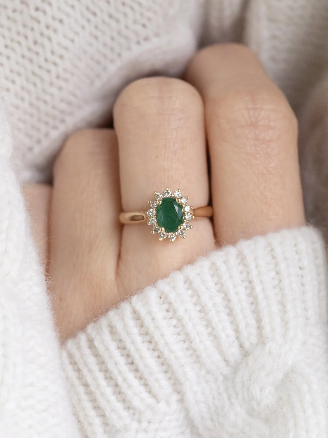 LA APOLLINA, sublime & romantique bague Marguerite émeraude entourage diamants 💫