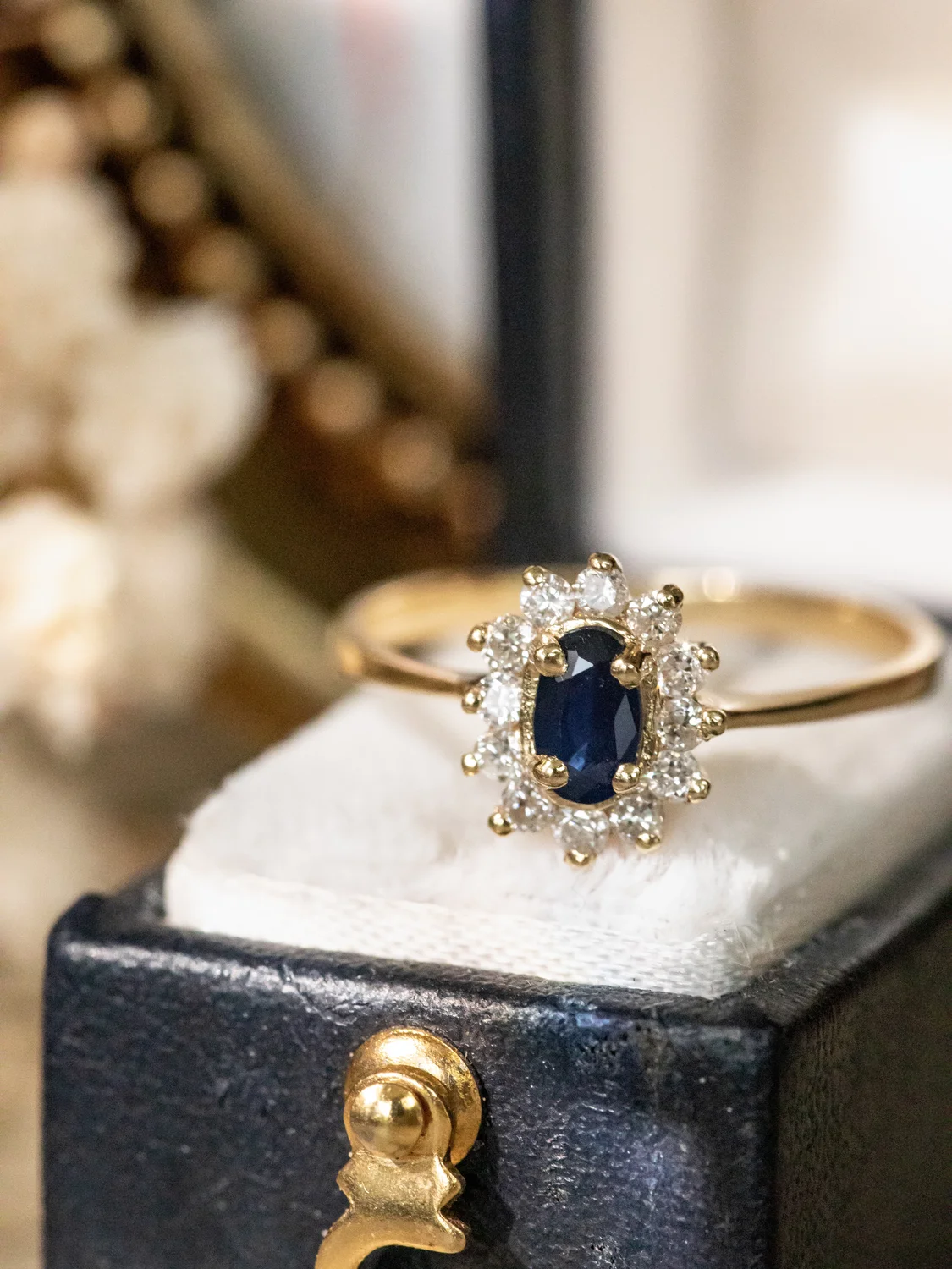 LA ISA, magnifique et délicate bague Marguerite saphir & diamants