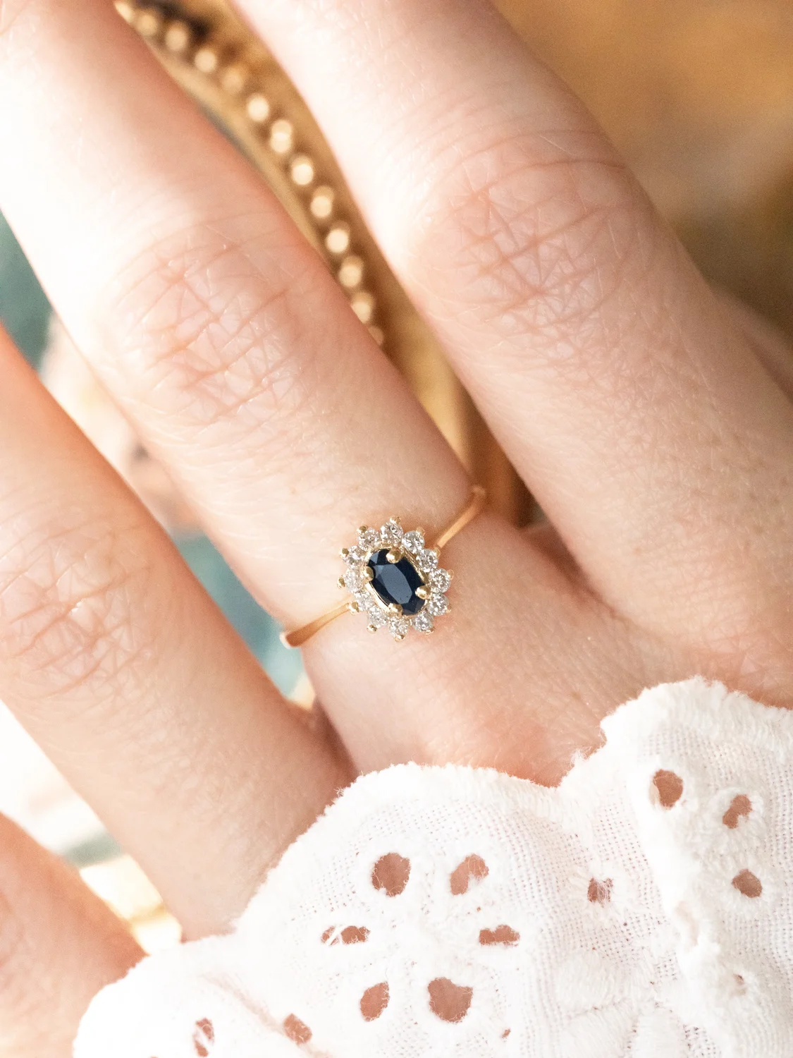 LA ISA, magnifique et délicate bague Marguerite saphir & diamants