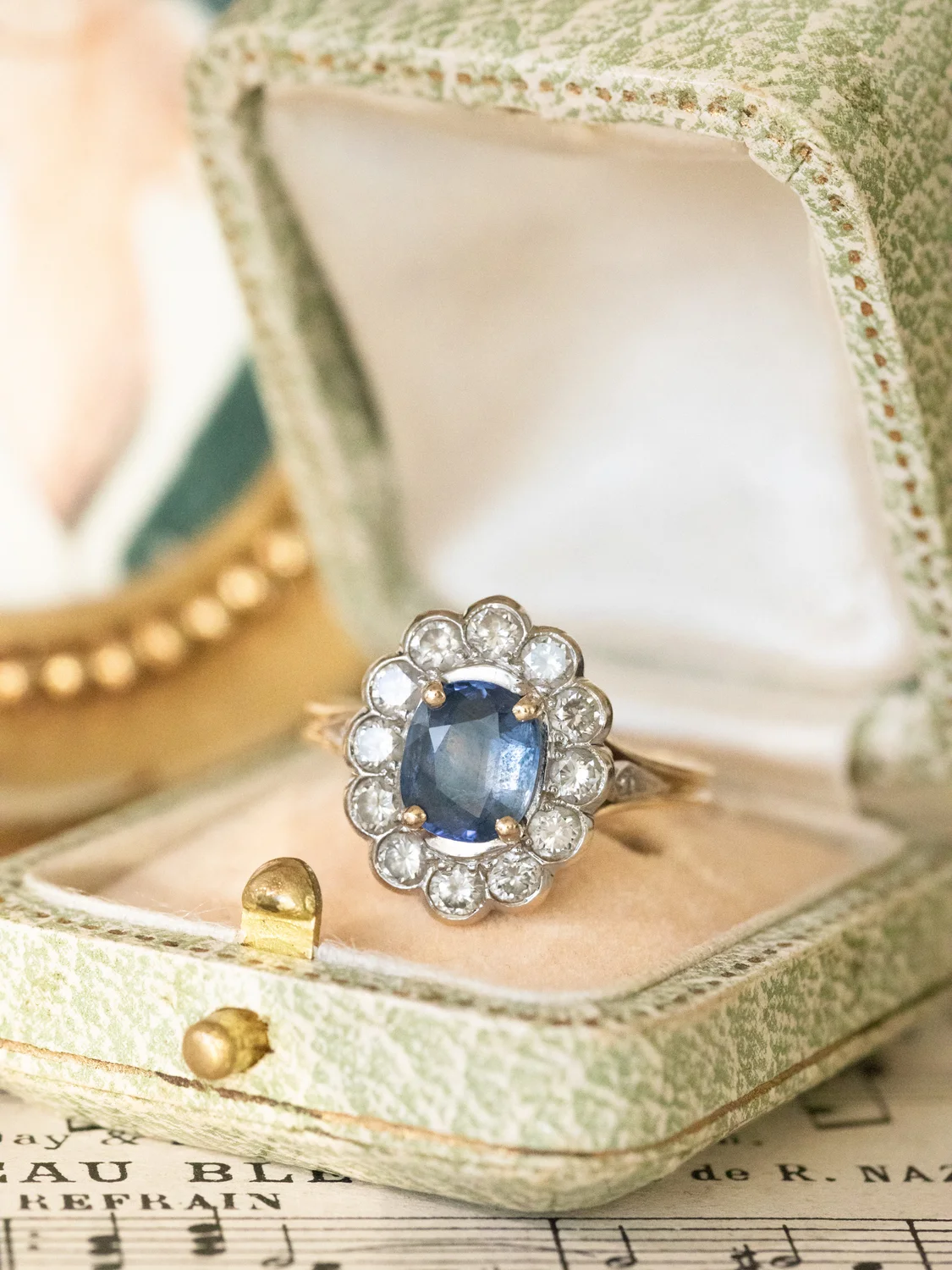 LA HÉRA, merveilleuse bague Marguerite en or deux tons, saphir bleu ciel & diamants scintillants ✨