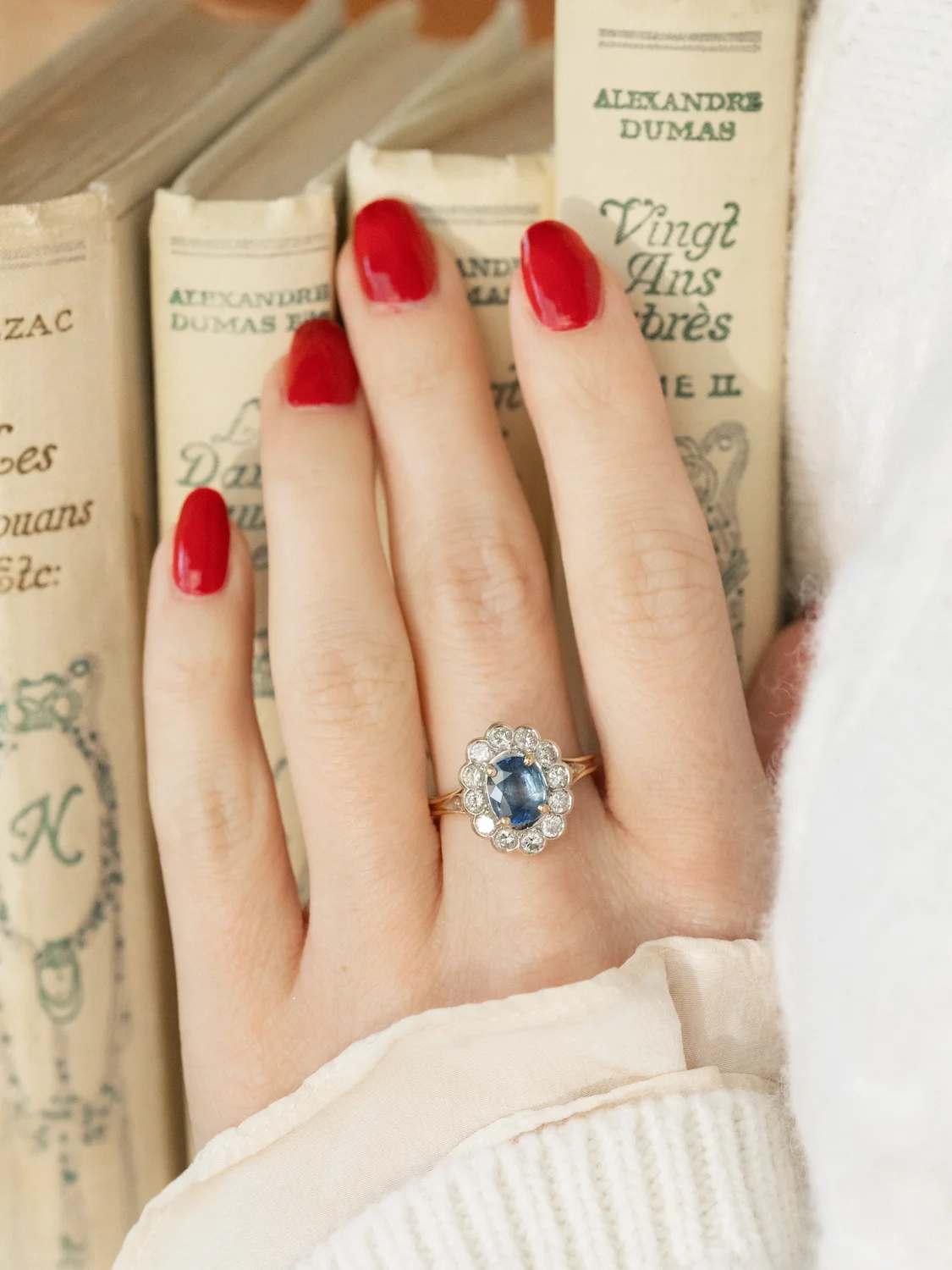 LA HÉRA, merveilleuse bague Marguerite en or deux tons, saphir bleu ciel & diamants scintillants ✨